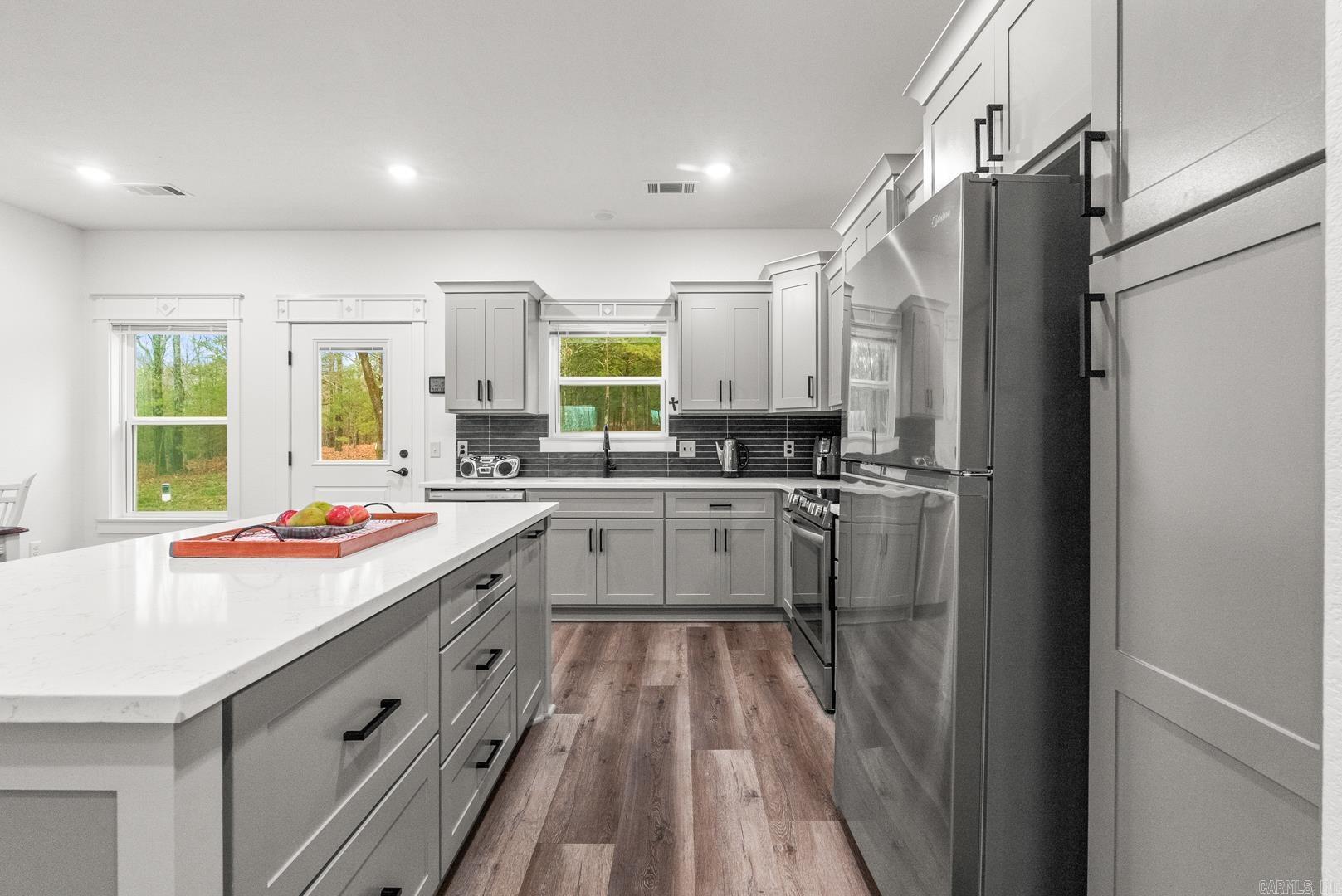 ULES WATSON PLACE - Residential