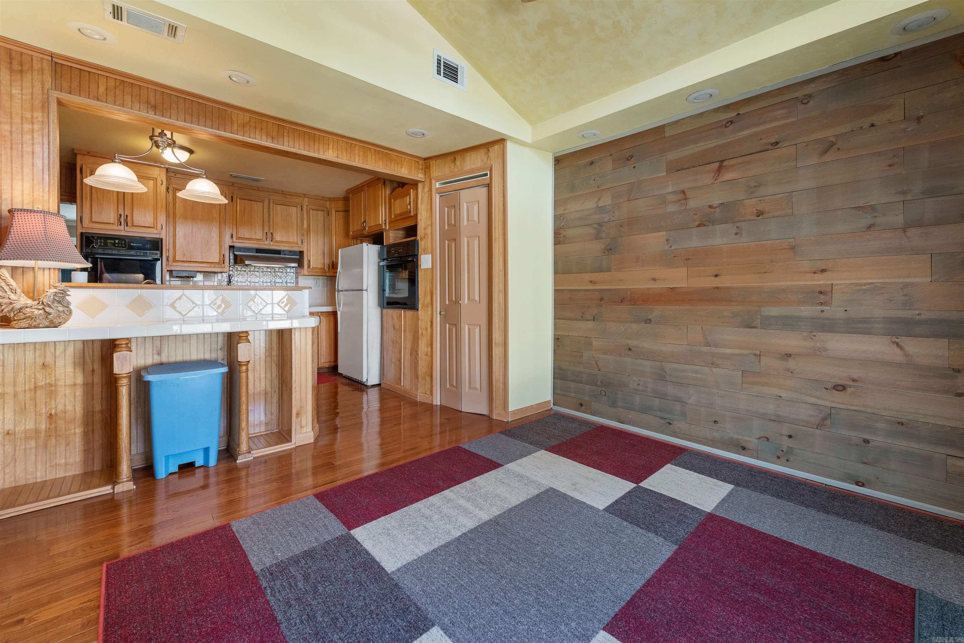 J JONES ADDN - Residential