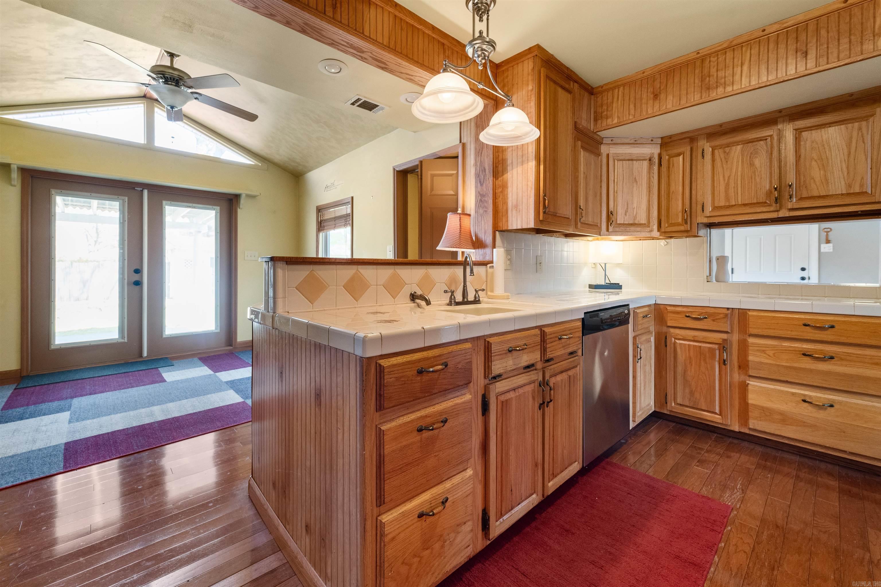 J JONES ADDN - Residential