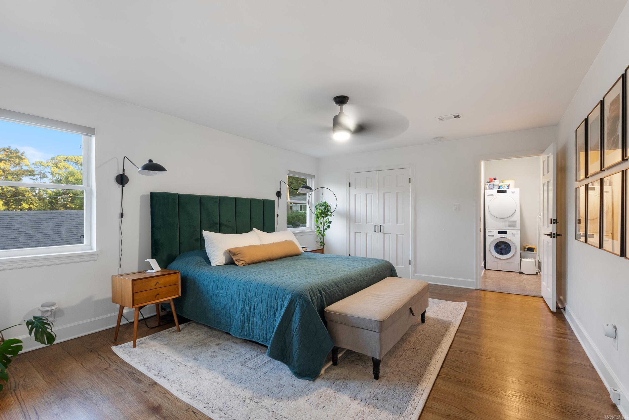 PINE MANOR - Residential