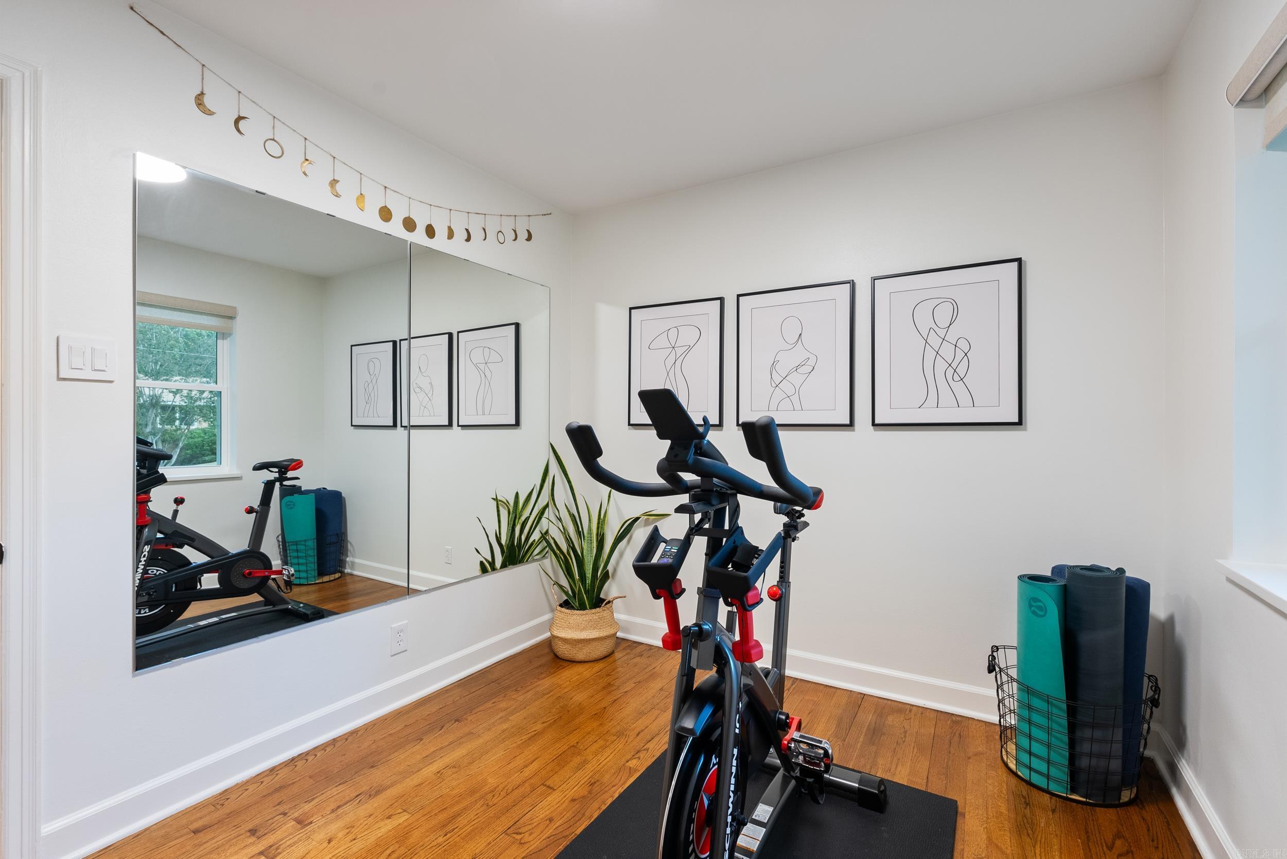 PINE MANOR - Residential