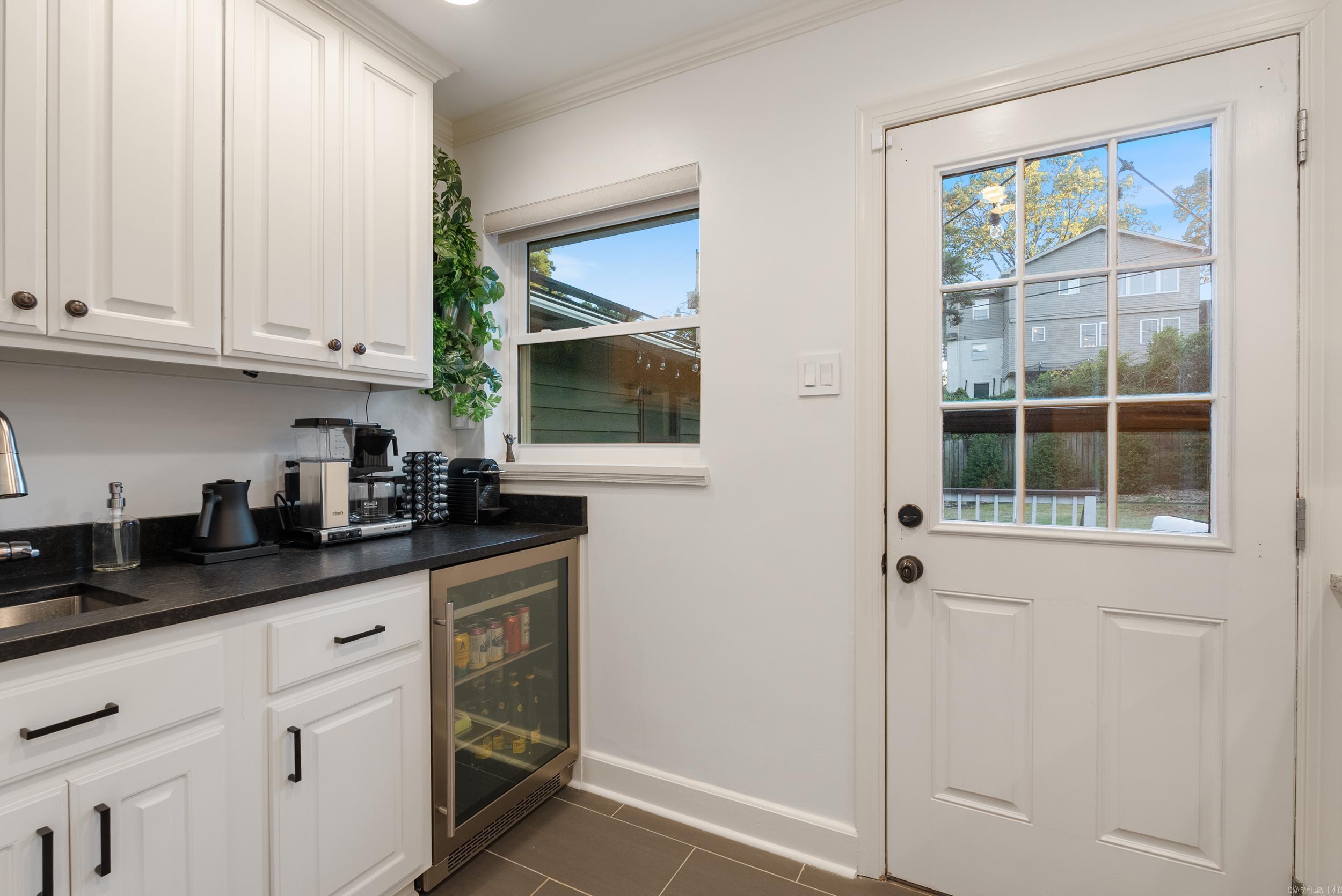 PINE MANOR - Residential