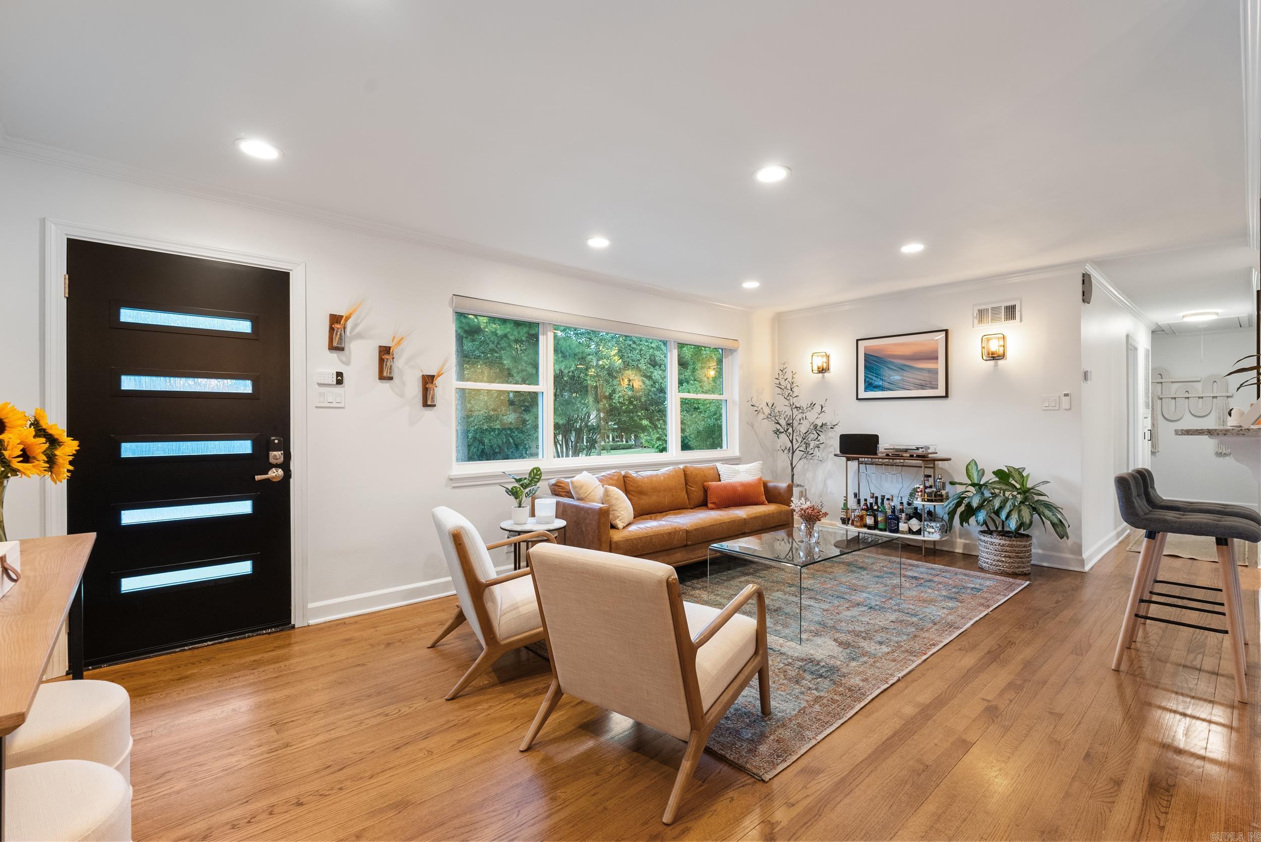 PINE MANOR - Residential