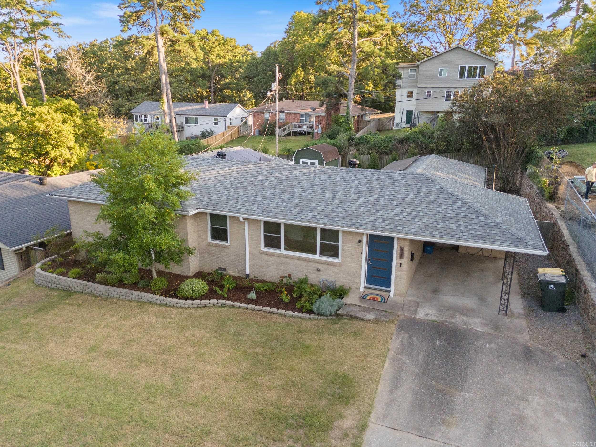 PINE MANOR - Residential