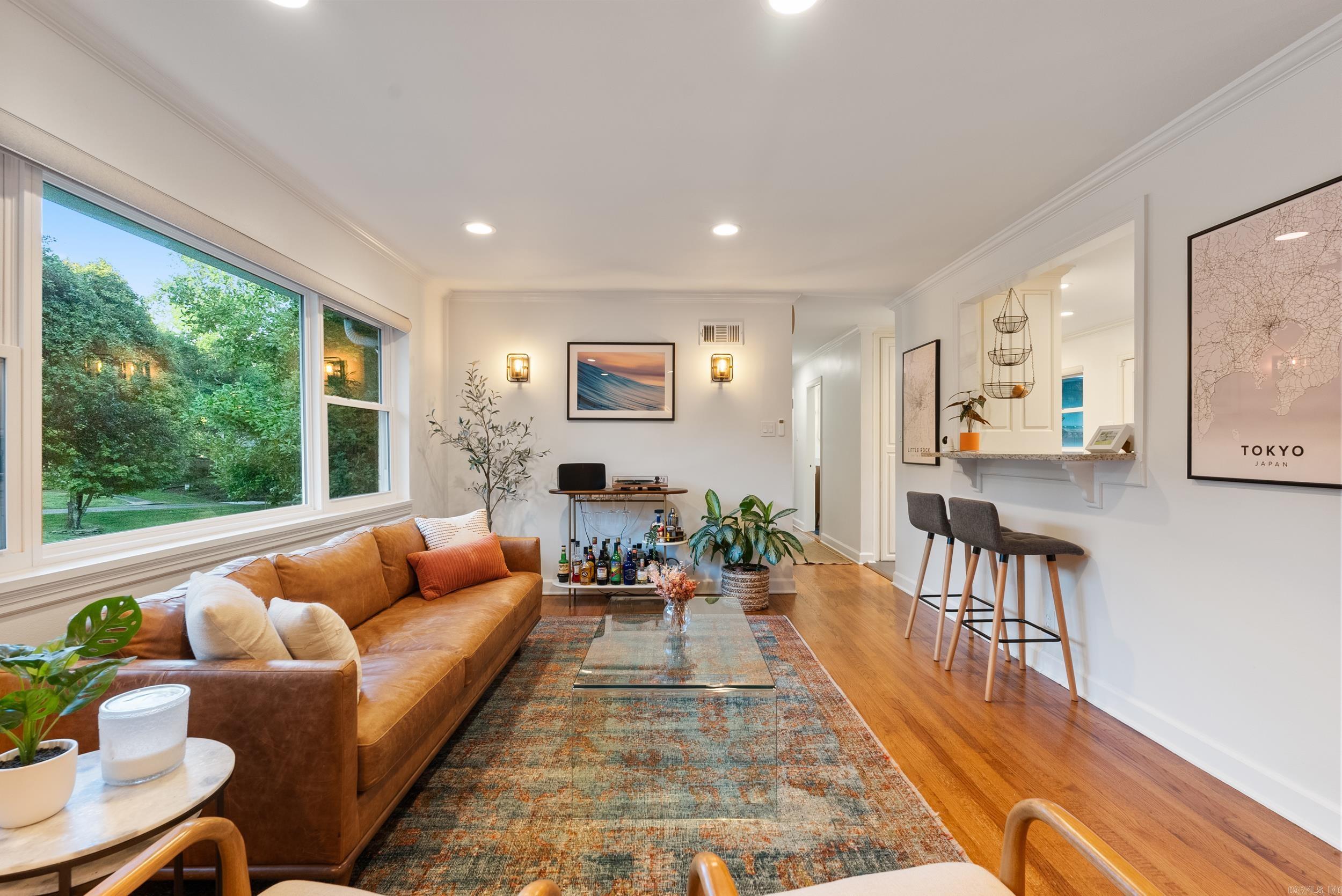 PINE MANOR - Residential