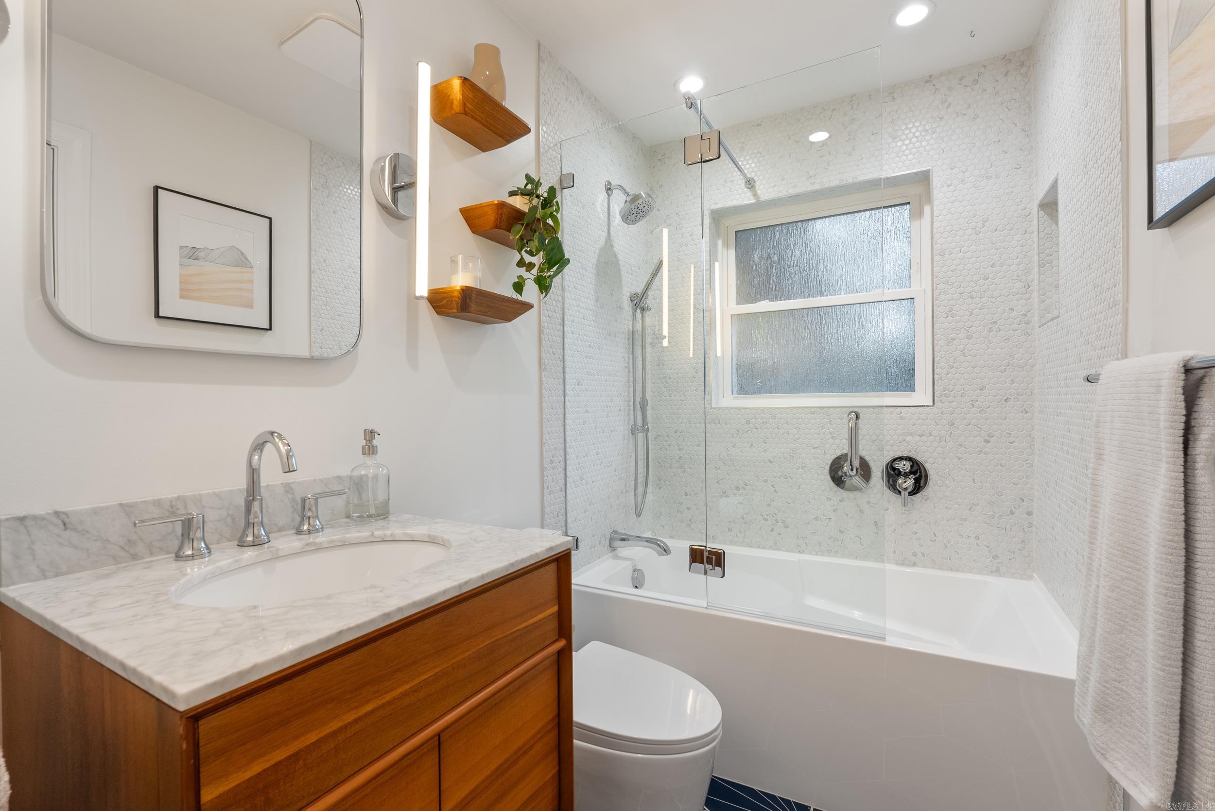 PINE MANOR - Residential