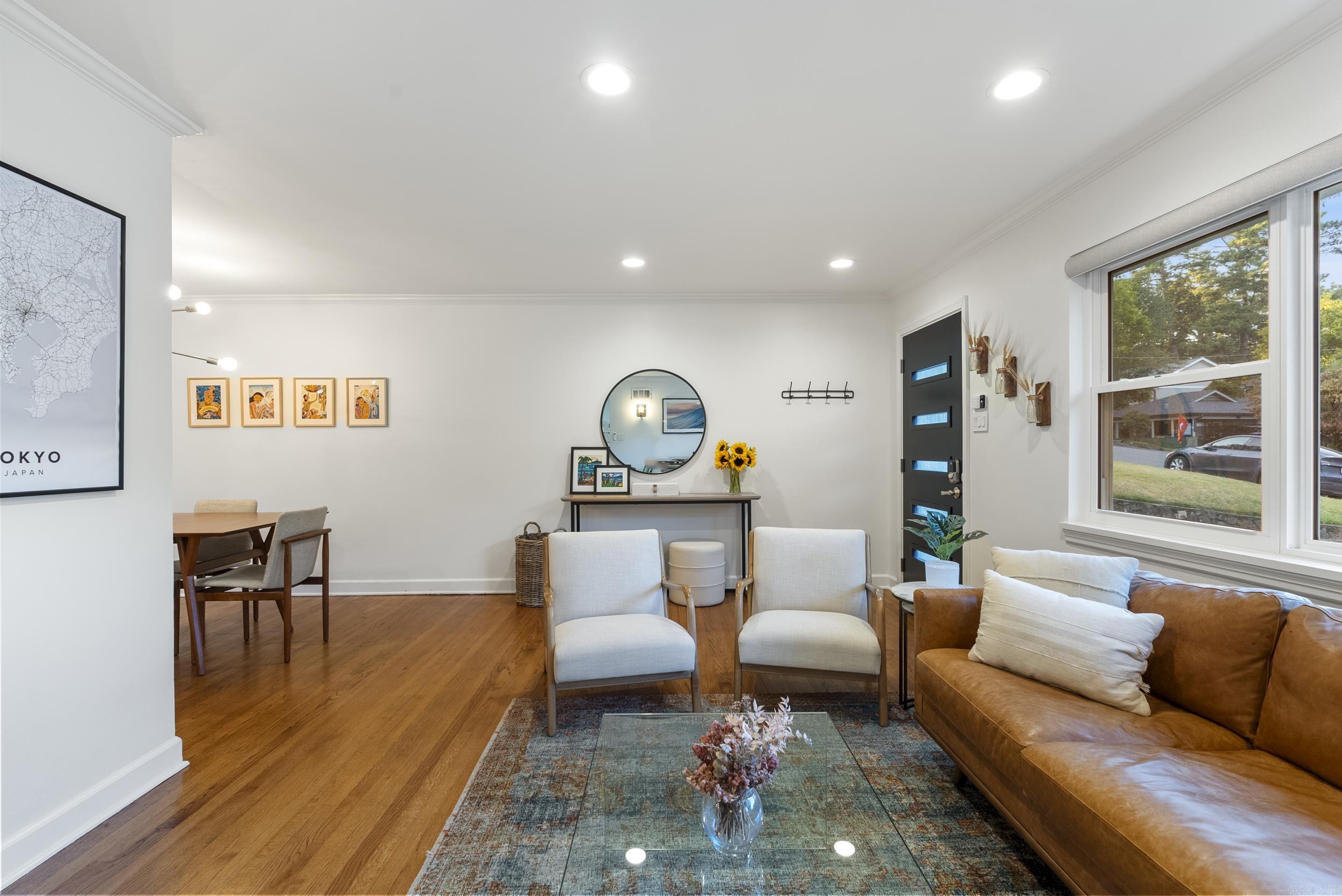 PINE MANOR - Residential