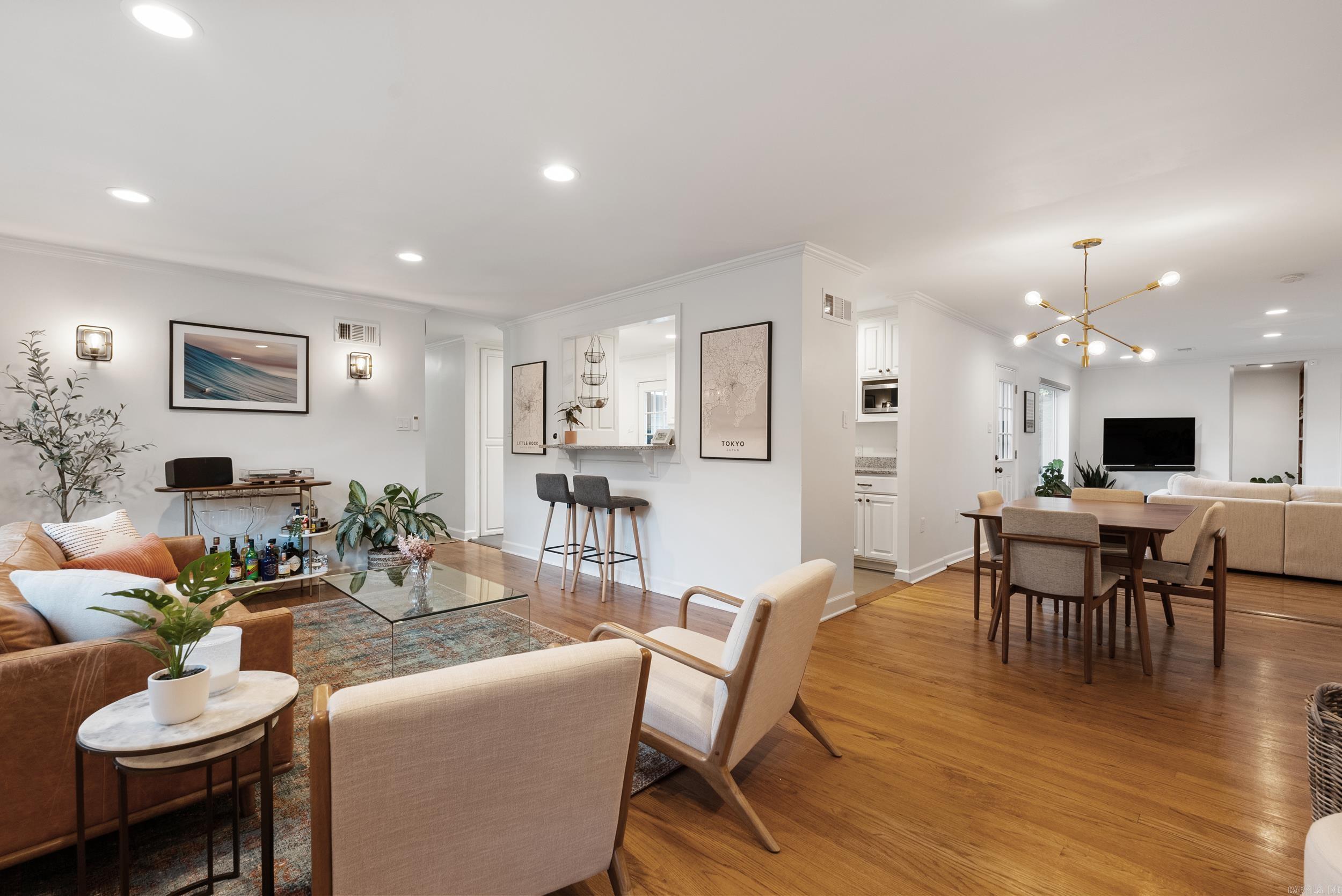 PINE MANOR - Residential