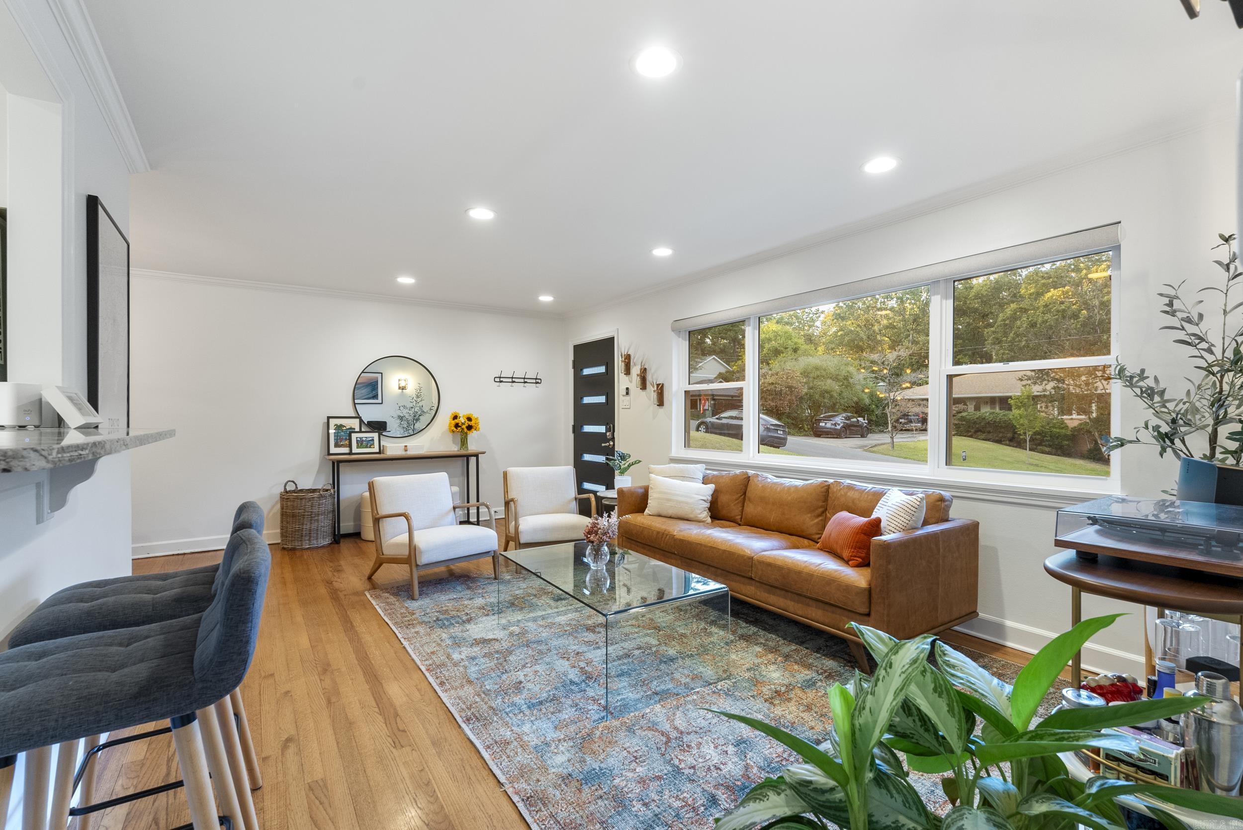 PINE MANOR - Residential