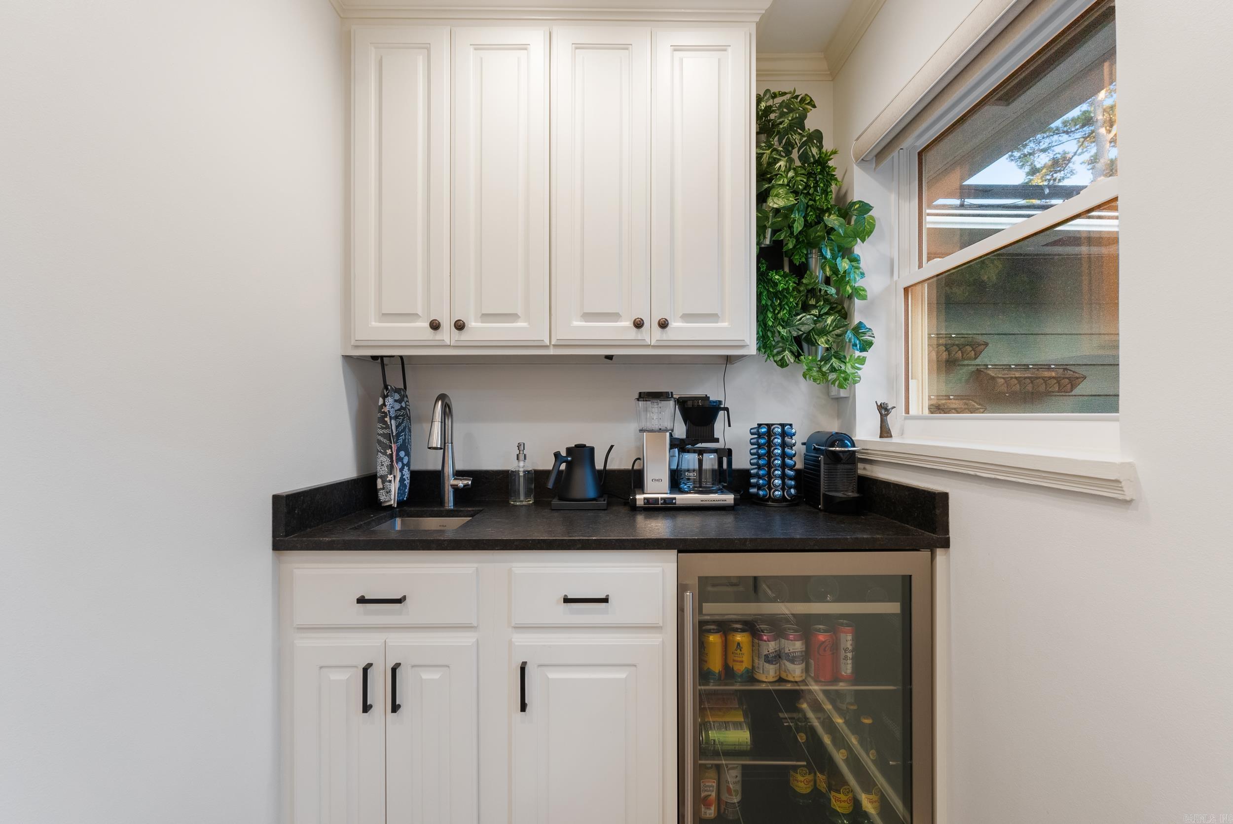 PINE MANOR - Residential