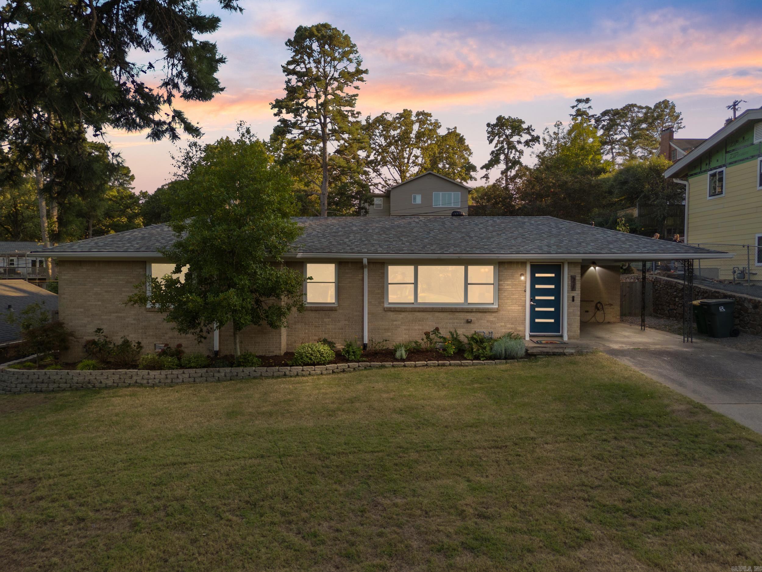 PINE MANOR - Residential