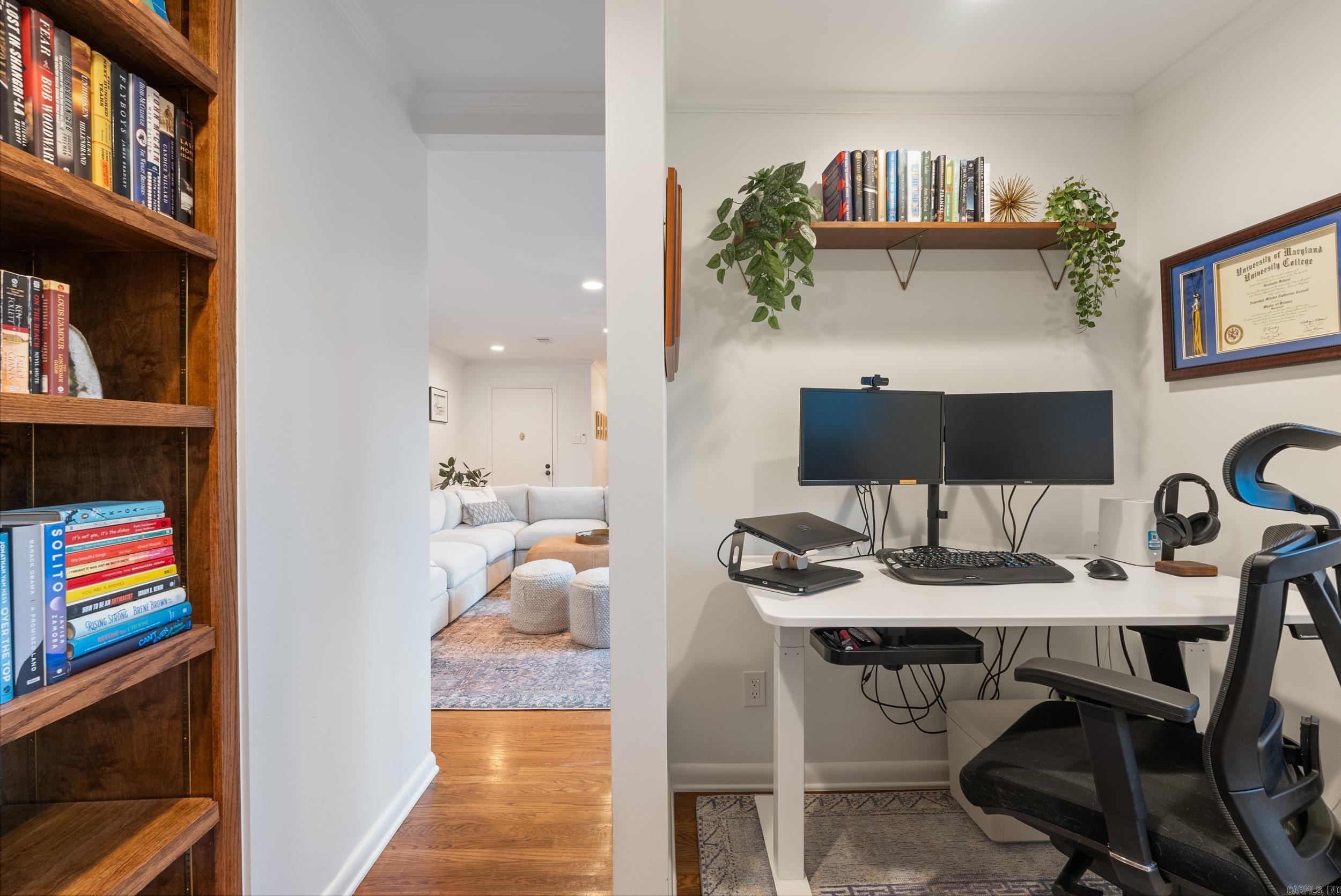 PINE MANOR - Residential