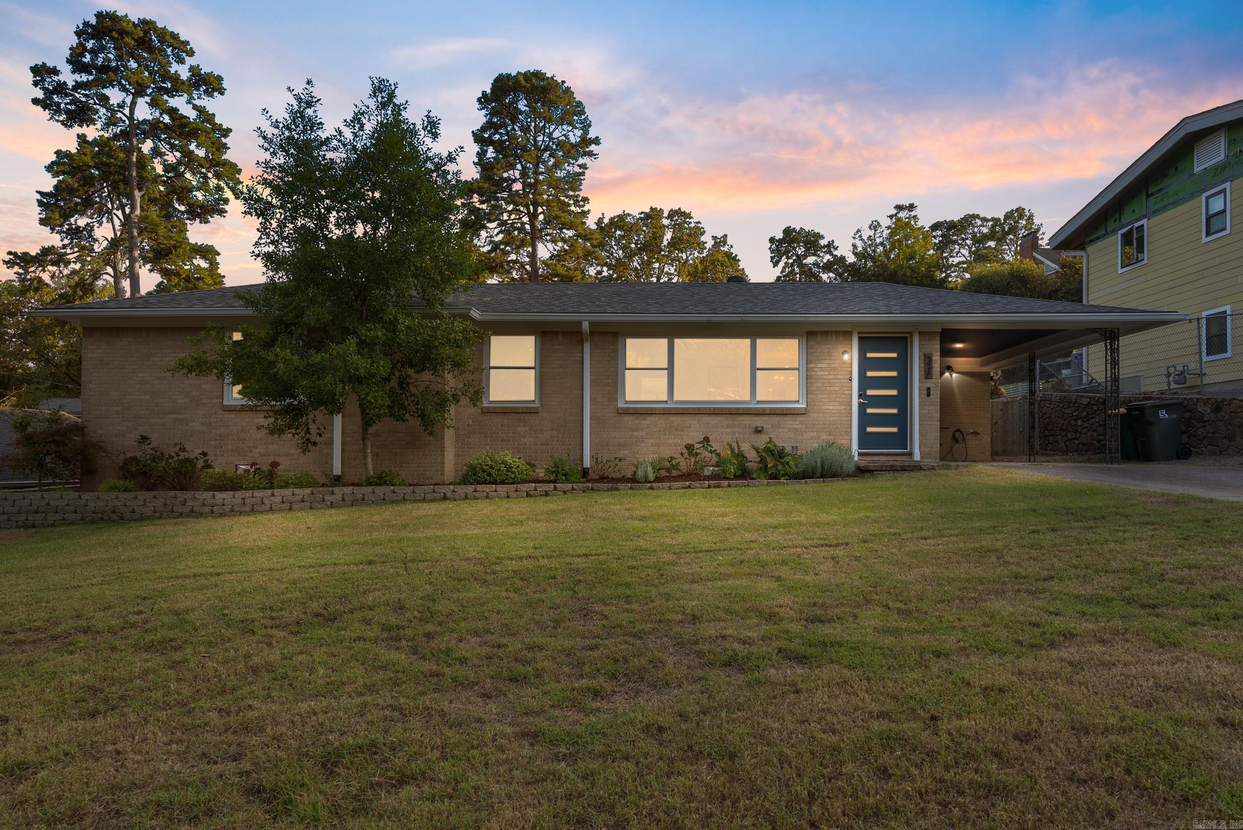 PINE MANOR - Residential