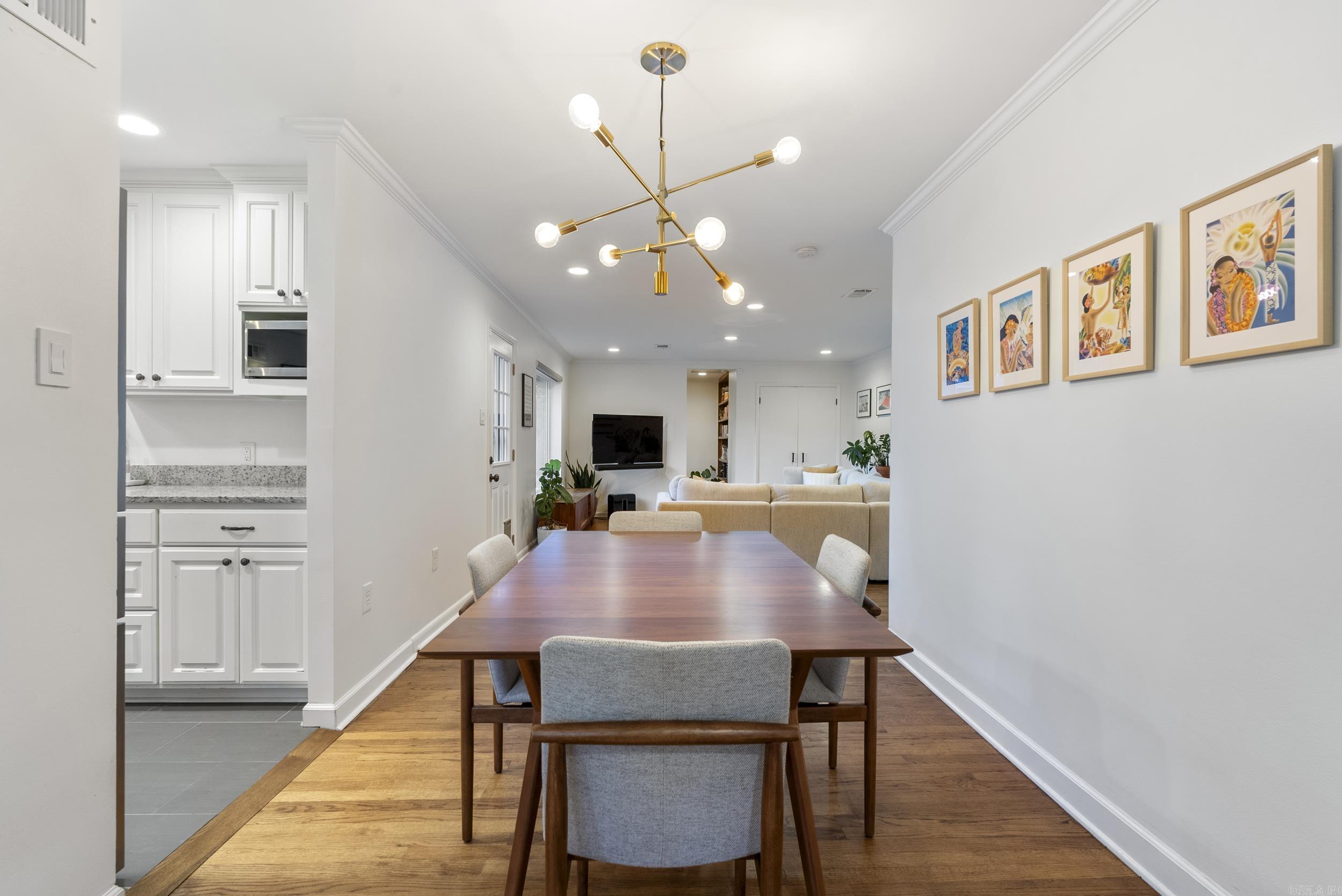 PINE MANOR - Residential