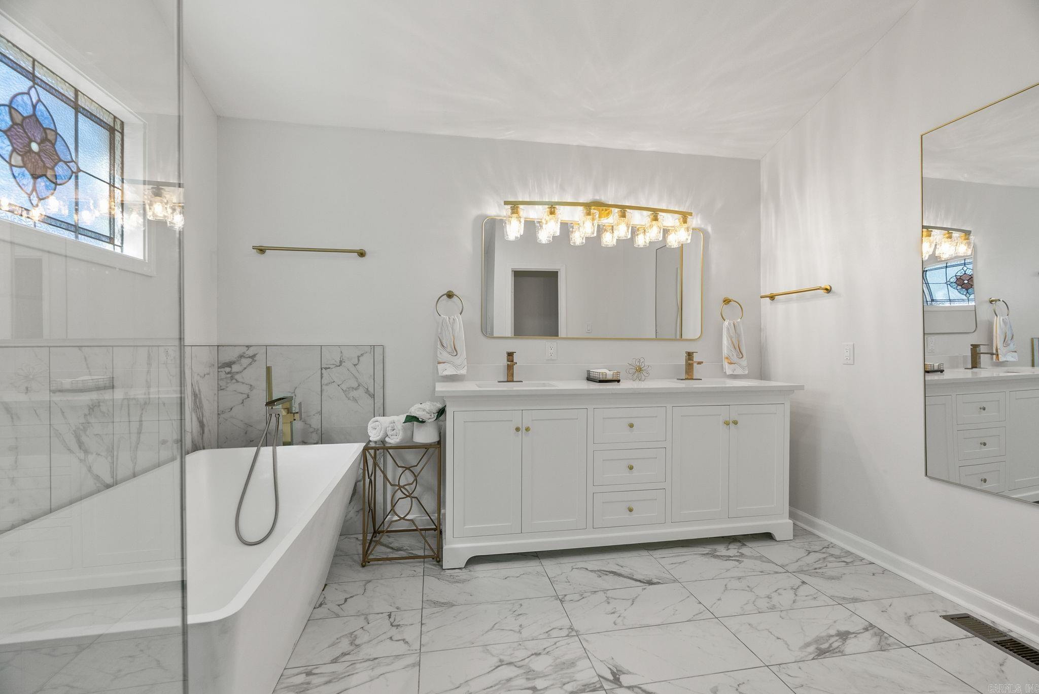 PALISADES HEIGHTS - Residential