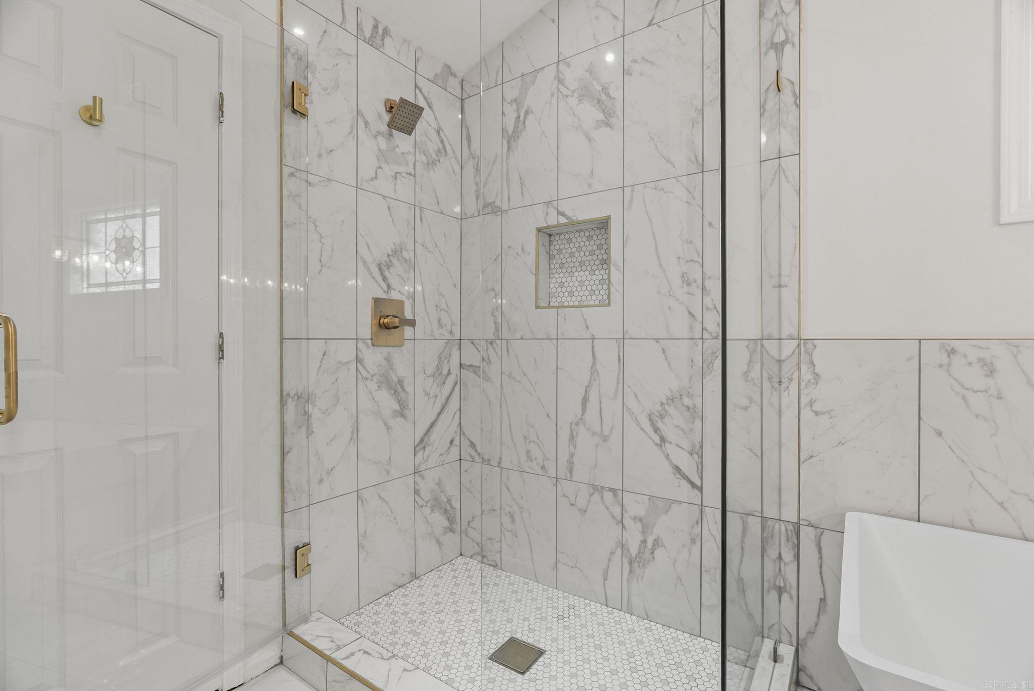 PALISADES HEIGHTS - Residential