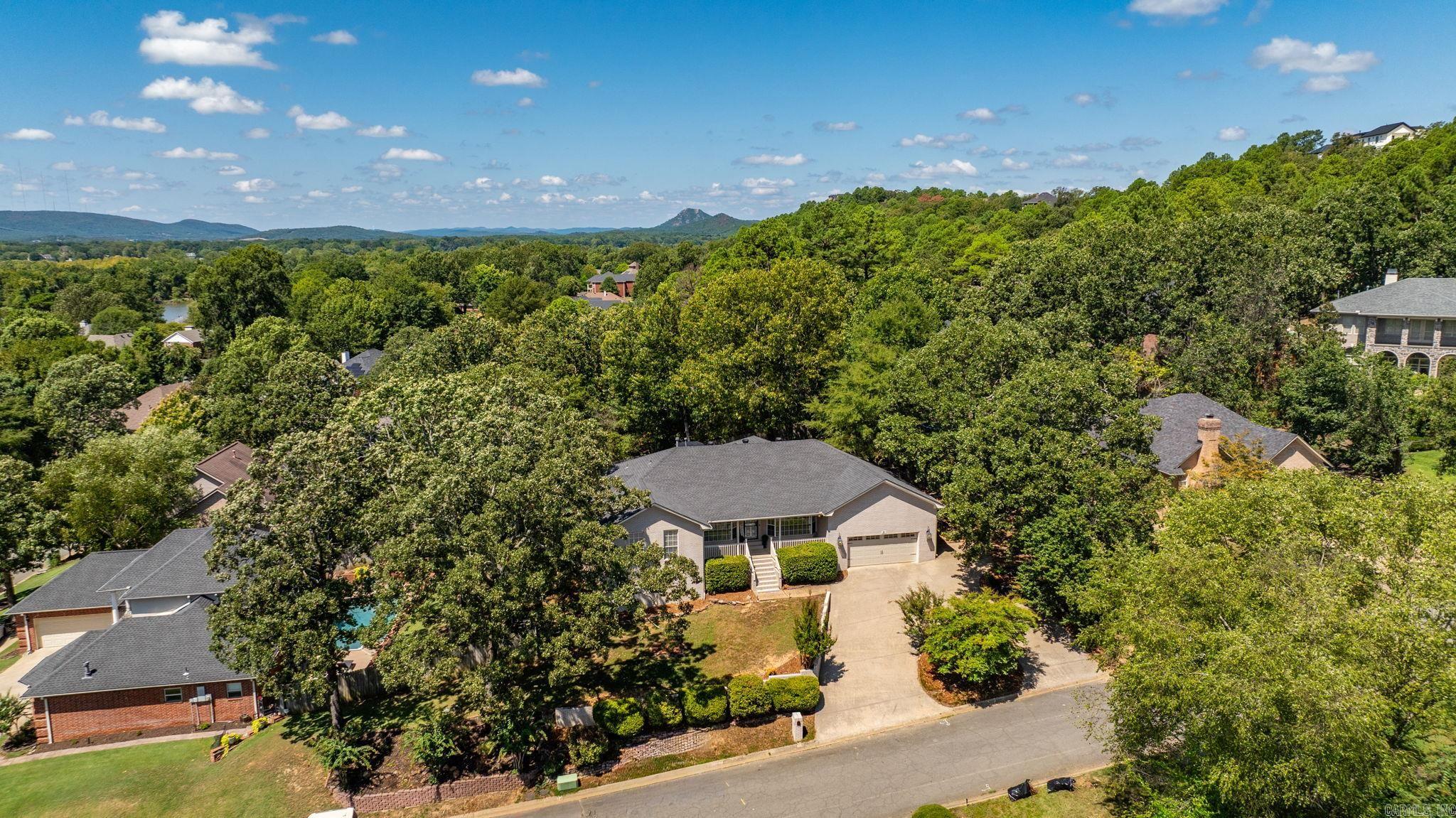 PALISADES HEIGHTS - Residential