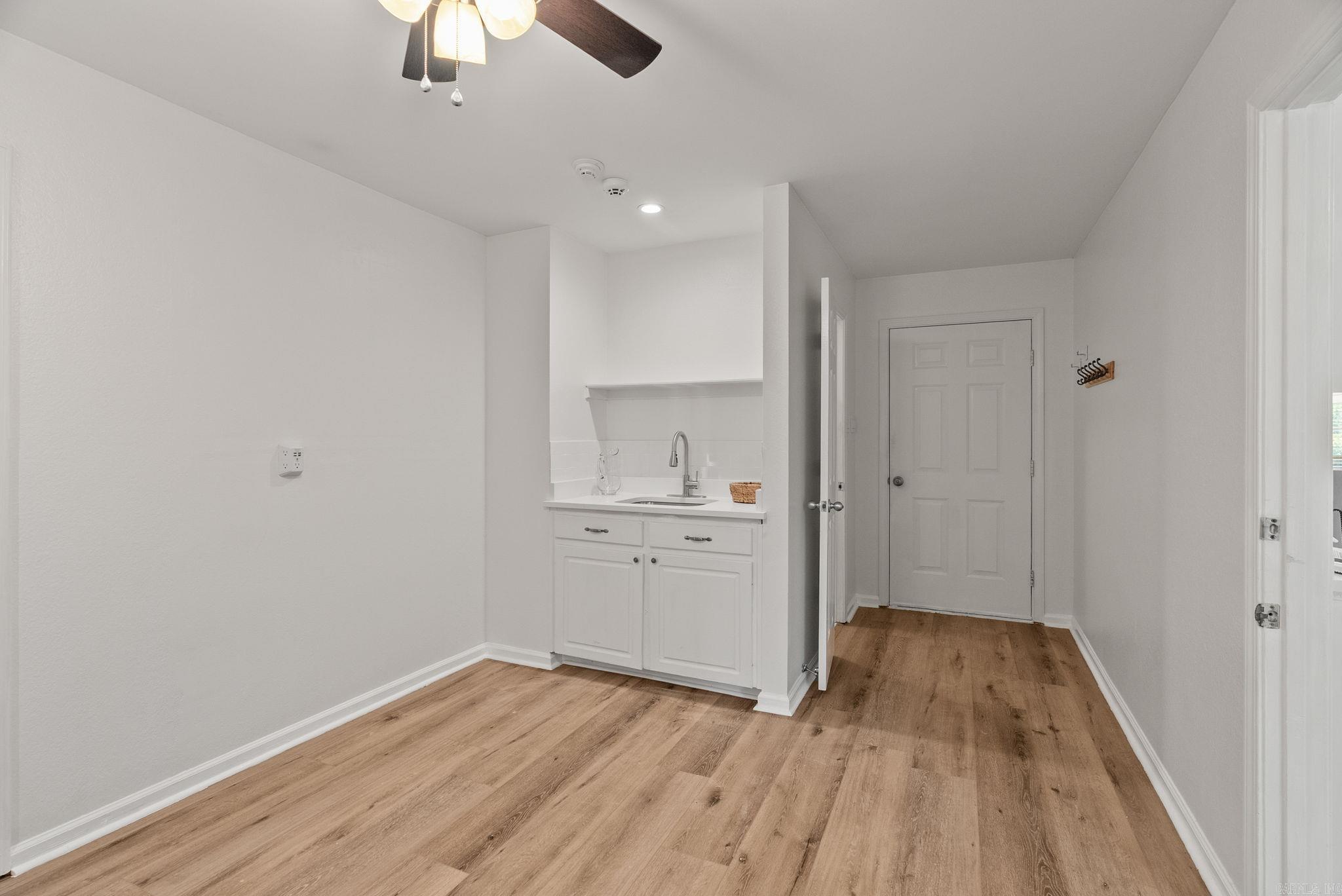 PALISADES HEIGHTS - Residential