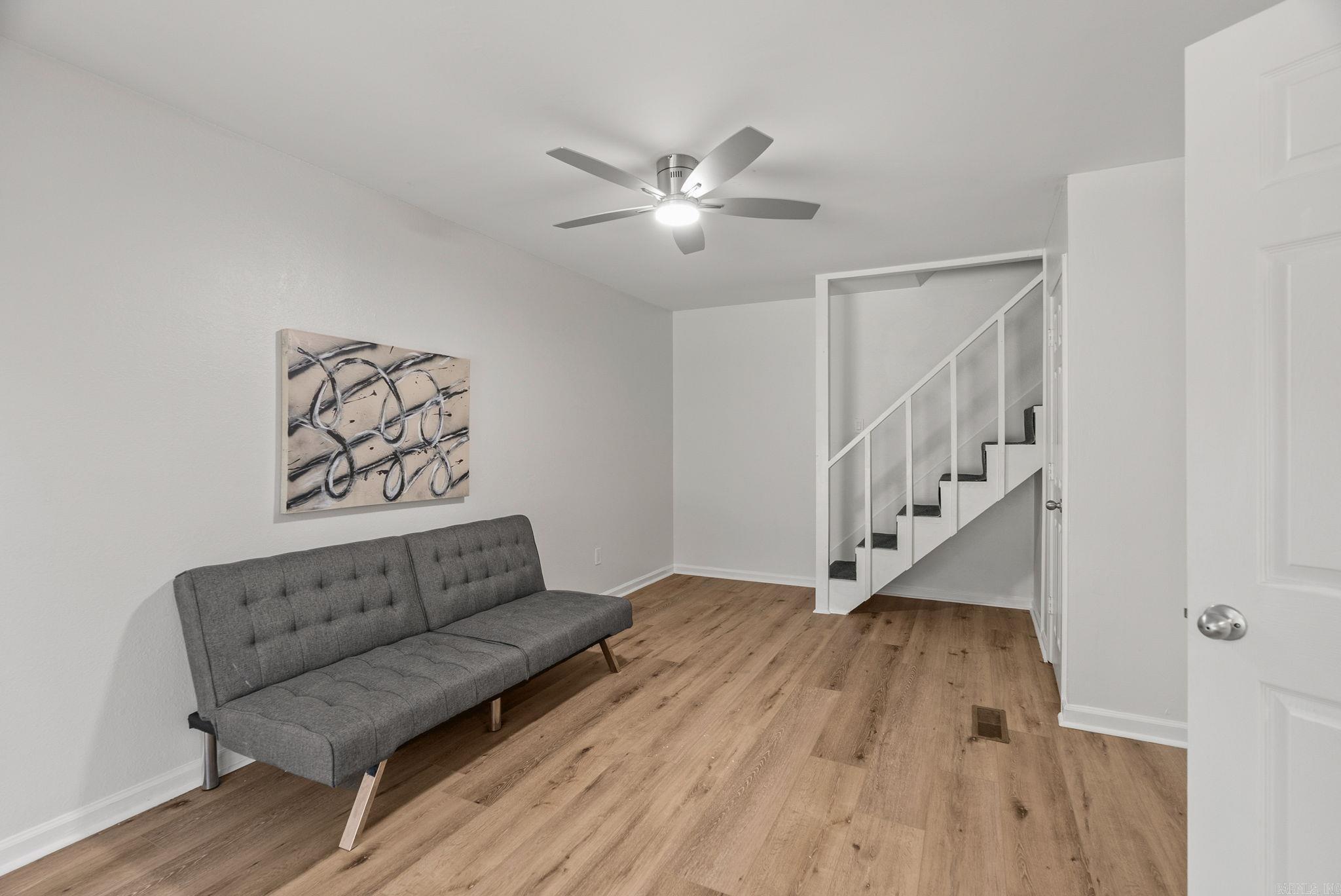 PALISADES HEIGHTS - Residential