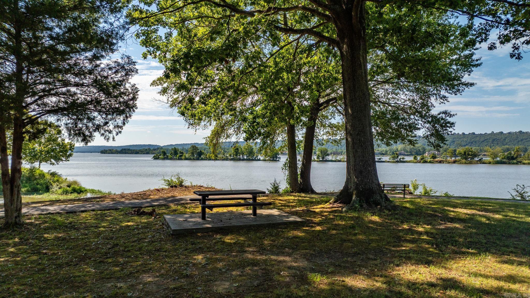 PALISADES HEIGHTS - Residential