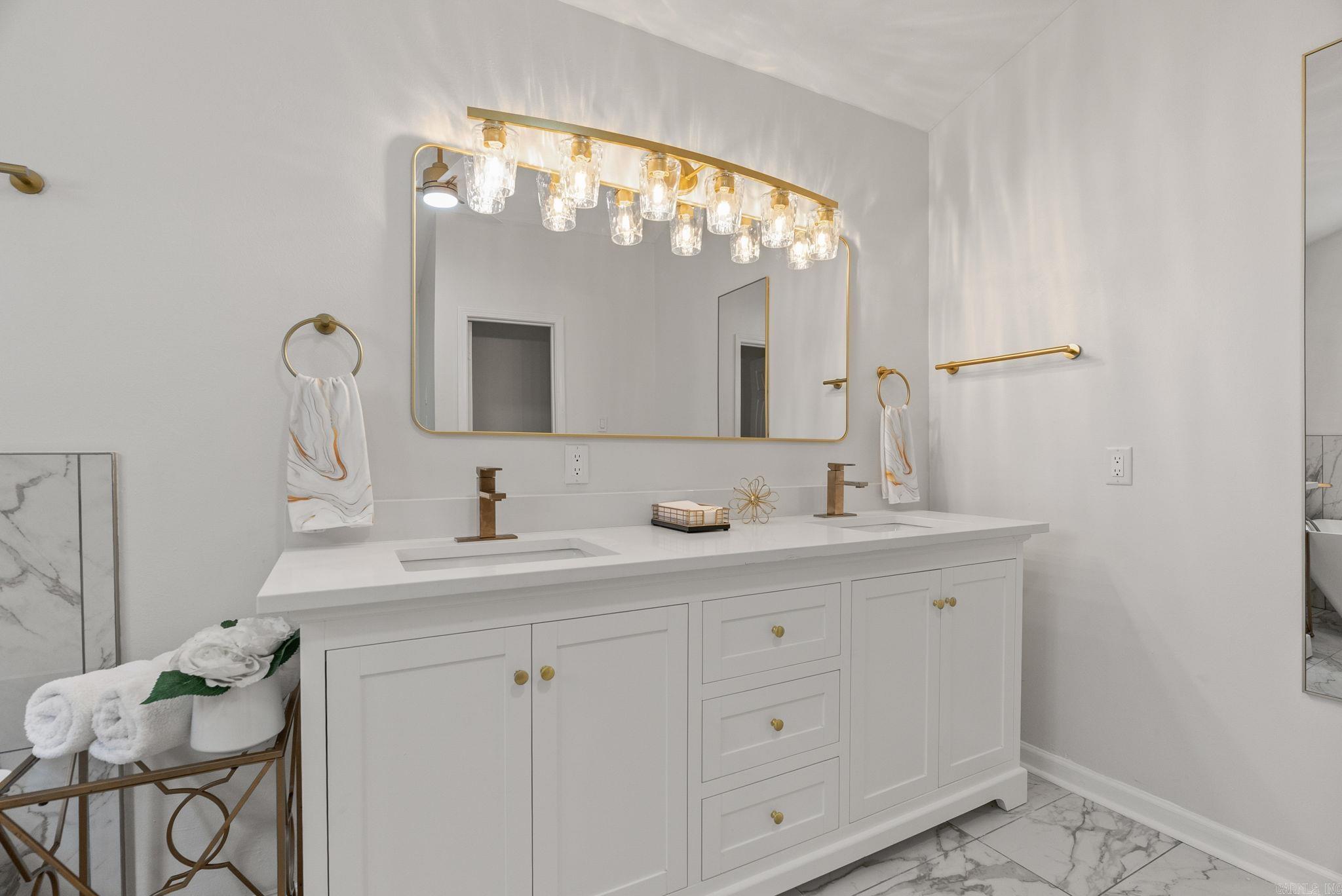 PALISADES HEIGHTS - Residential