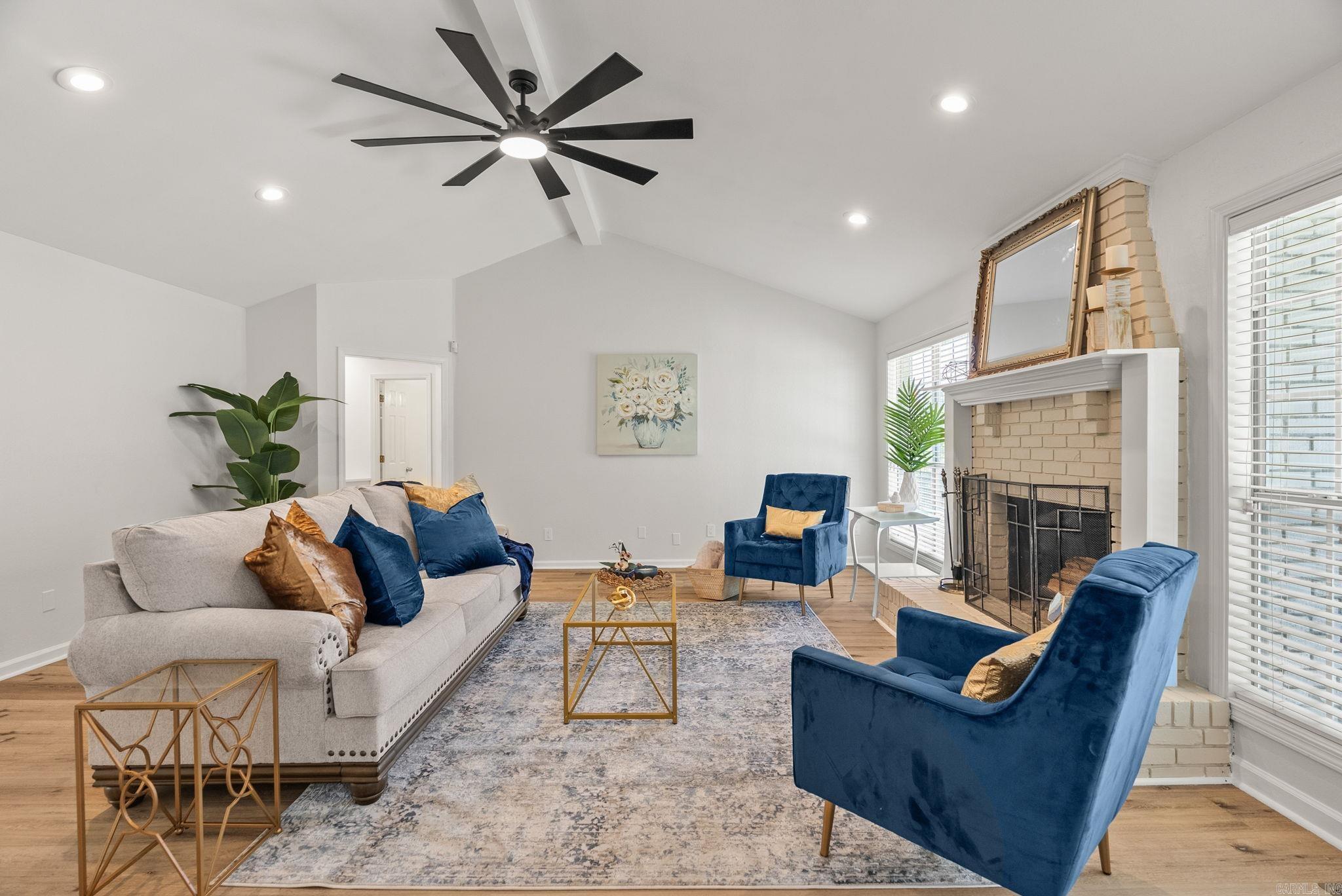 PALISADES HEIGHTS - Residential