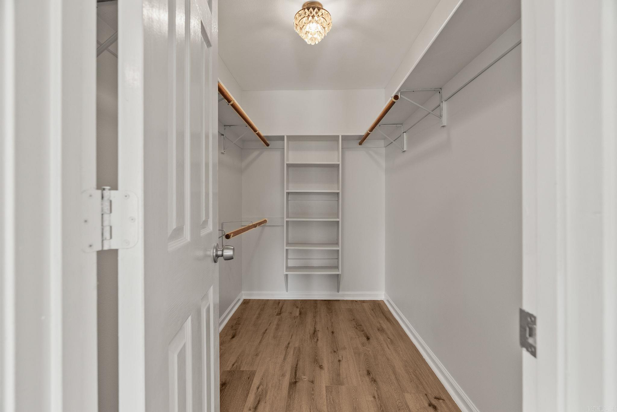 PALISADES HEIGHTS - Residential