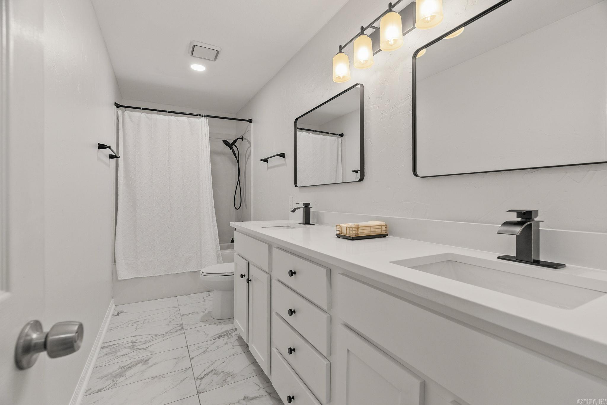 PALISADES HEIGHTS - Residential