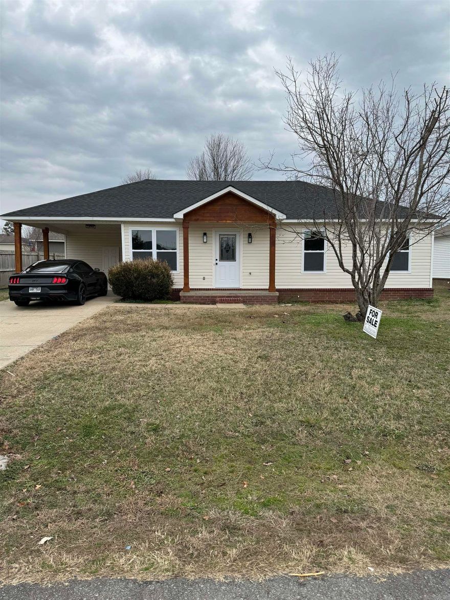 Remodeled home with new windows, new roof, new cabinets, appliances, and flooring with fresh paint!  Located in convenient area to downtown Heber