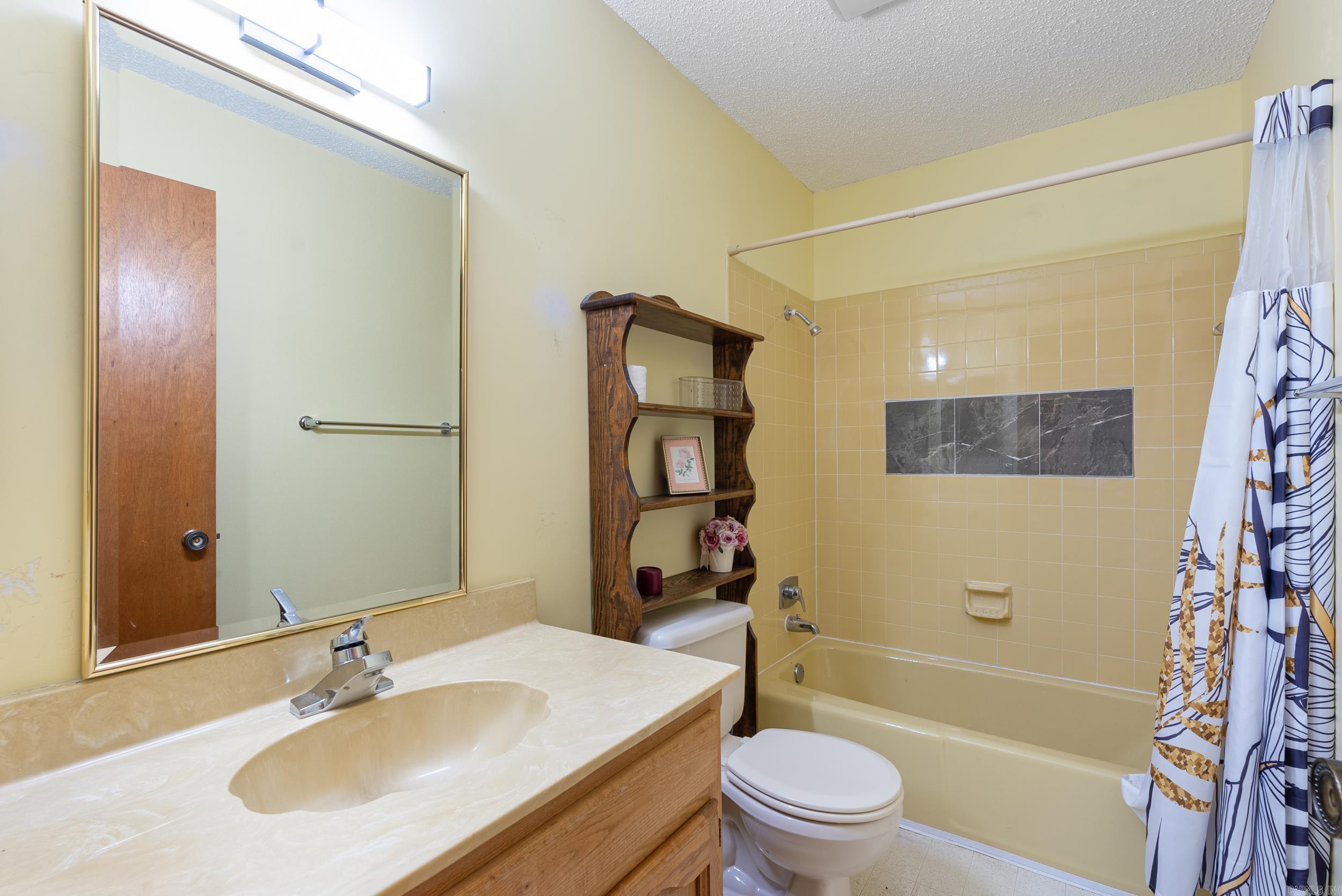 Guadalajara Courts #3 - Residential