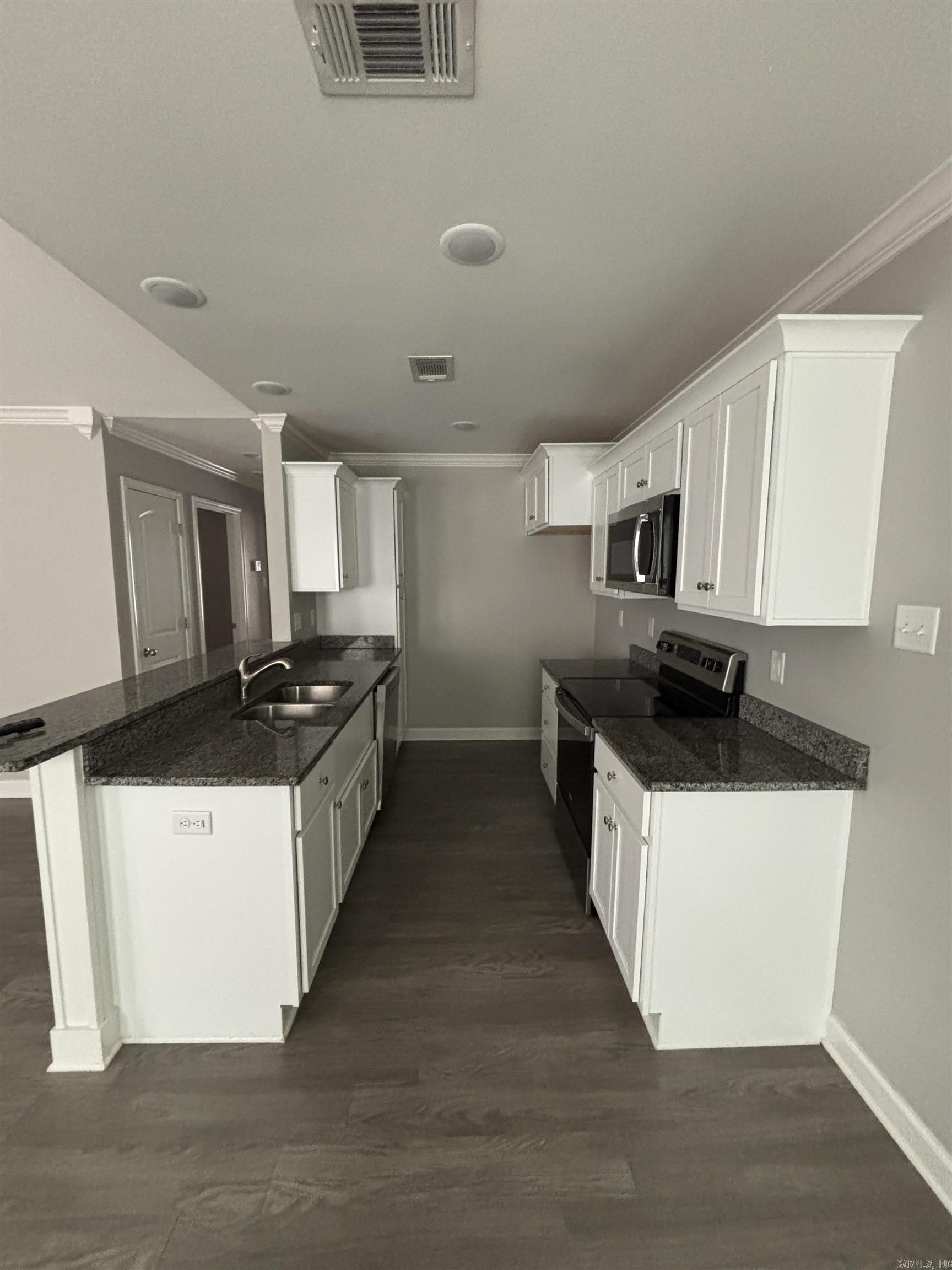 HUNTINGTON PLACE - Residential