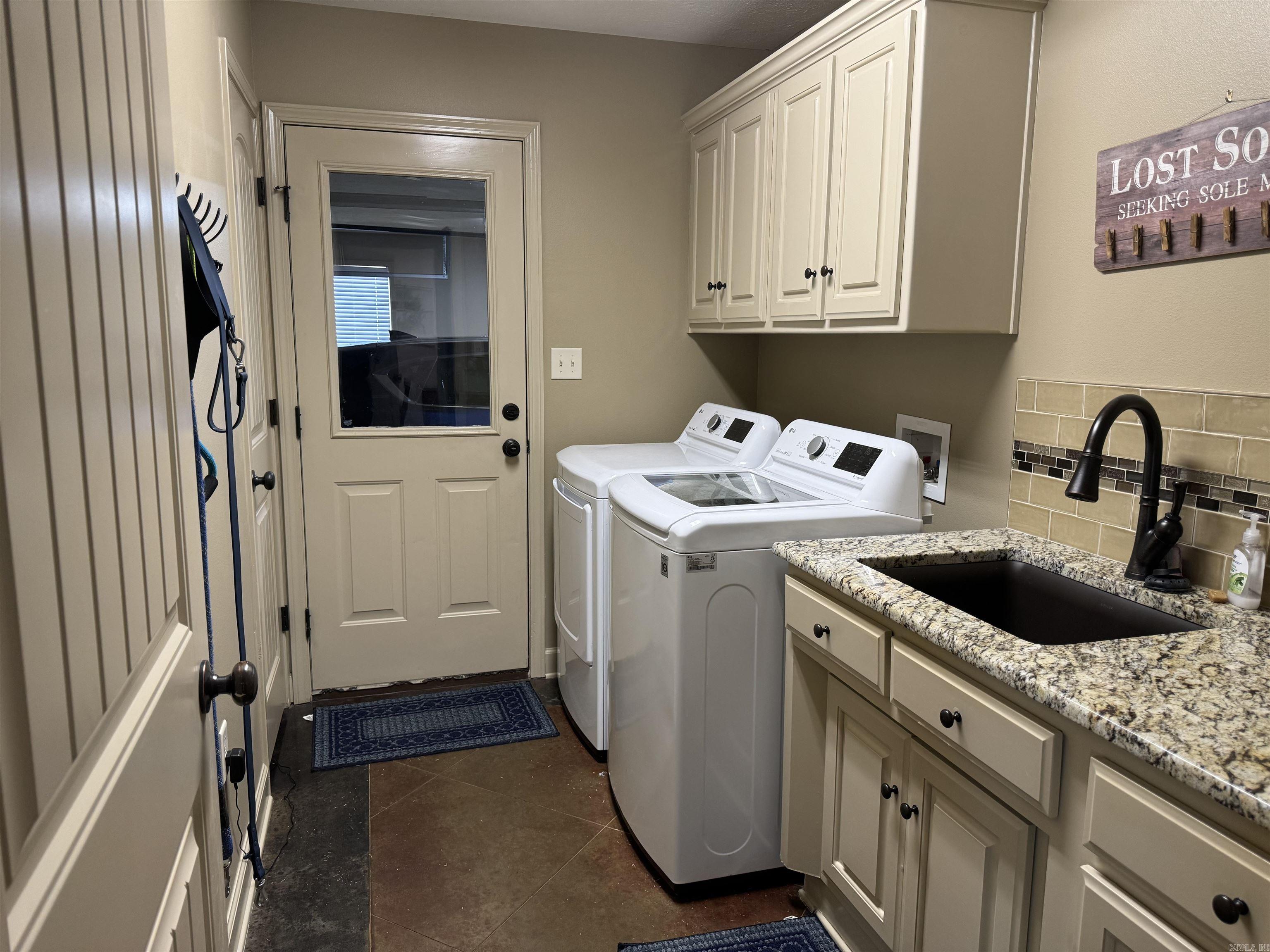 SKYLINE MEADOWS - Residential