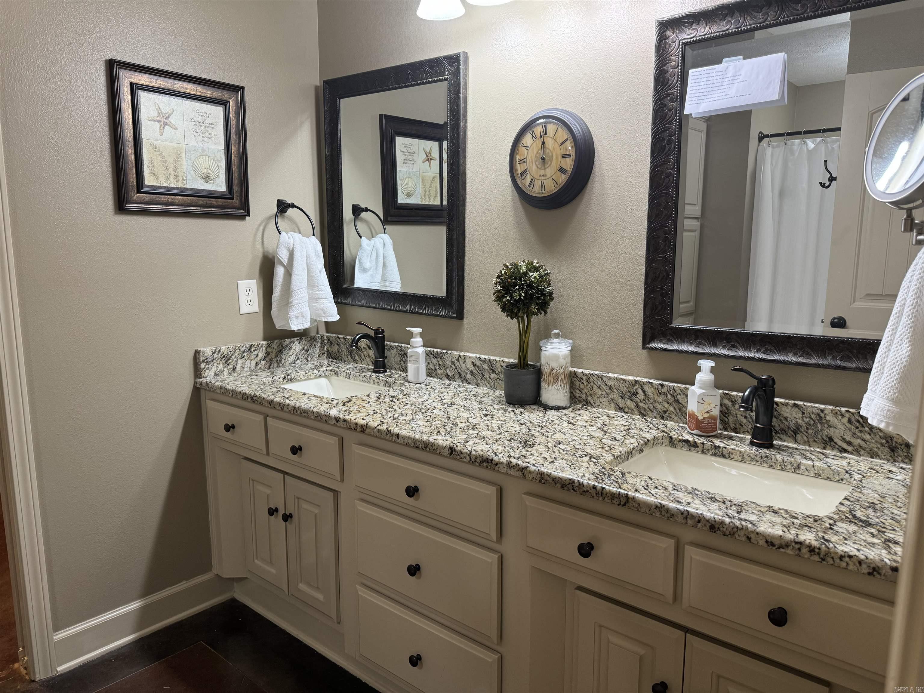 SKYLINE MEADOWS - Residential