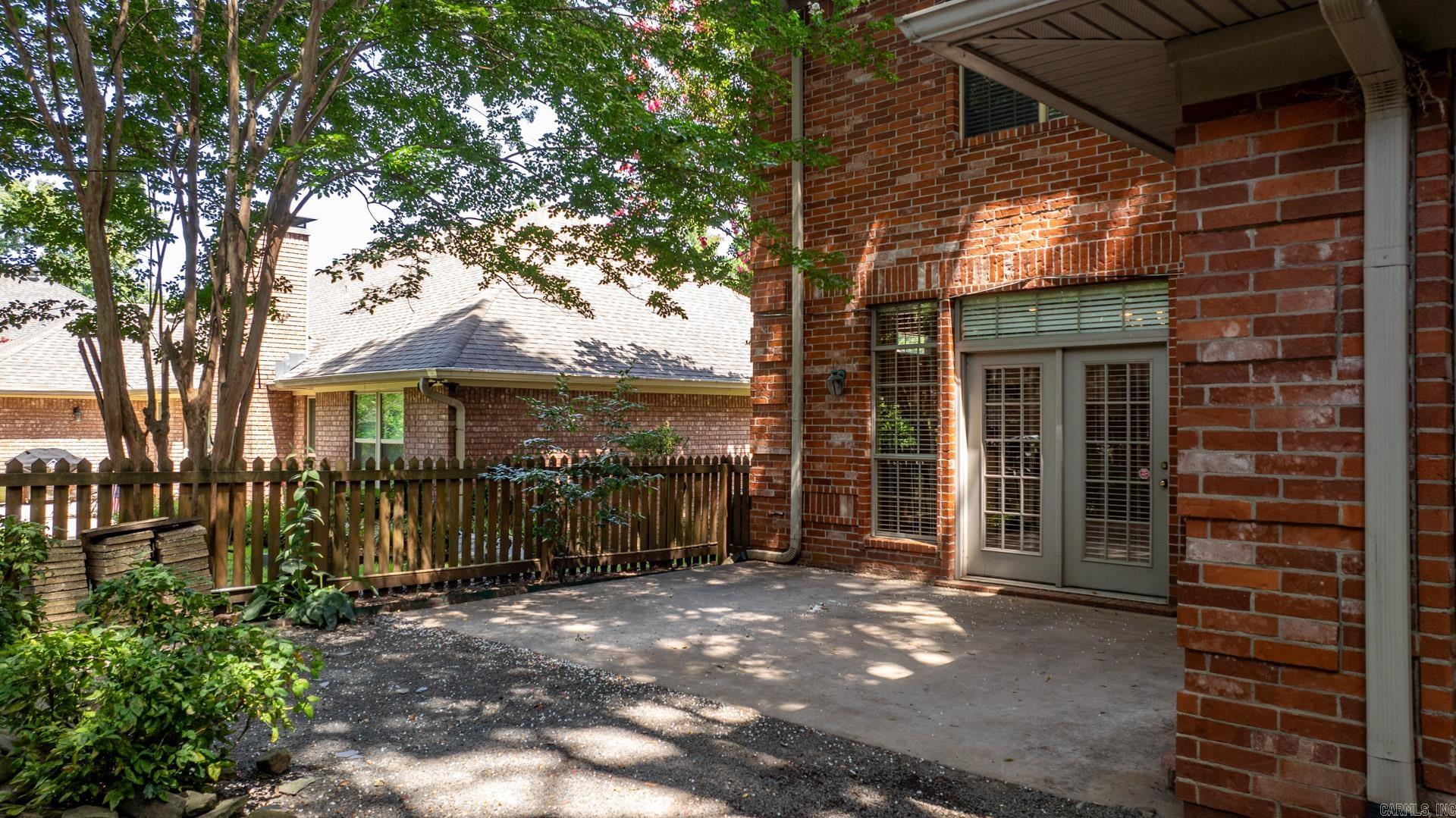 COUNTRY CLUB OF ARK THE - Residential