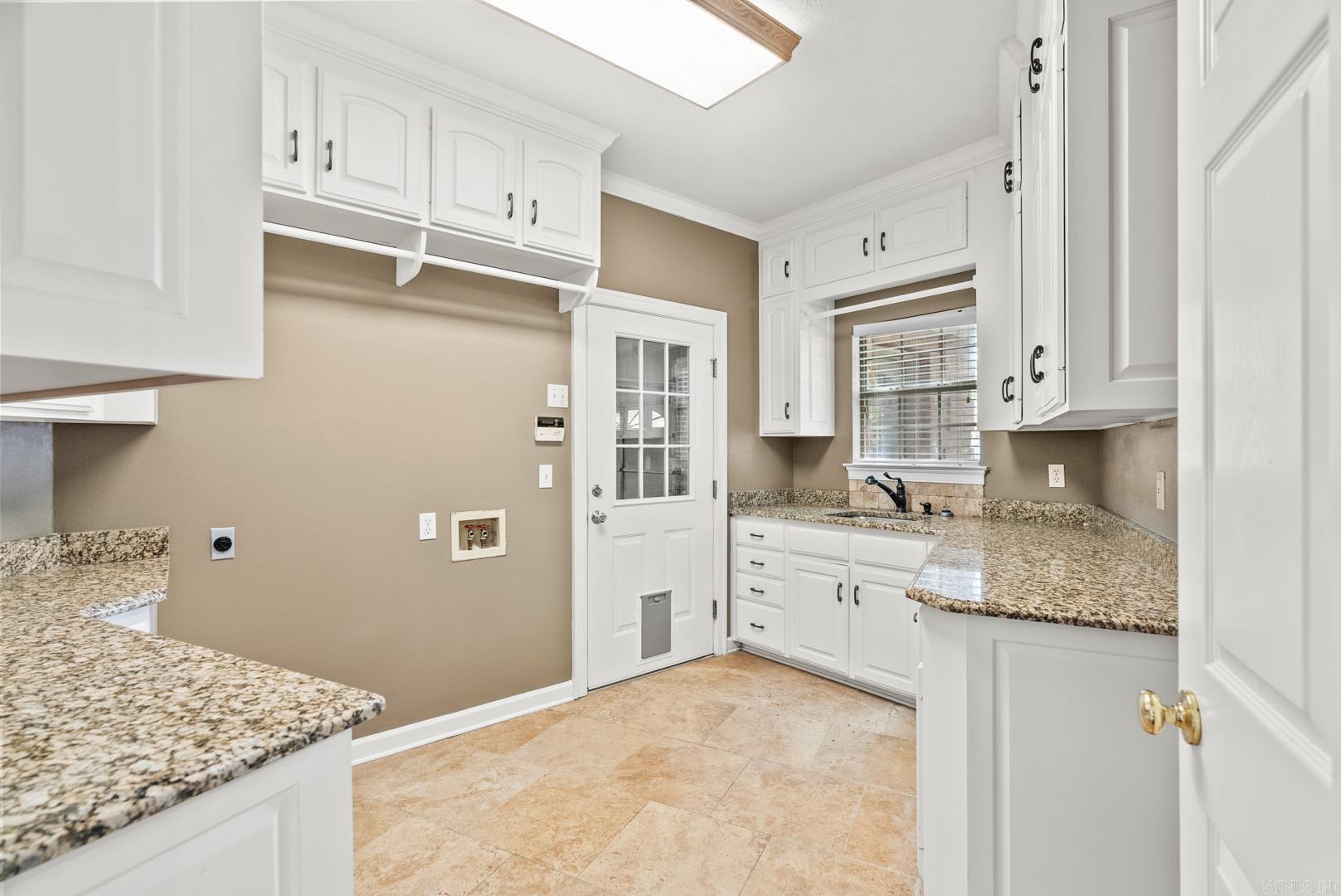 COUNTRY CLUB OF ARK THE - Residential