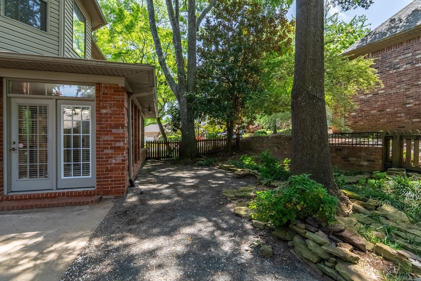 COUNTRY CLUB OF ARK THE - Residential