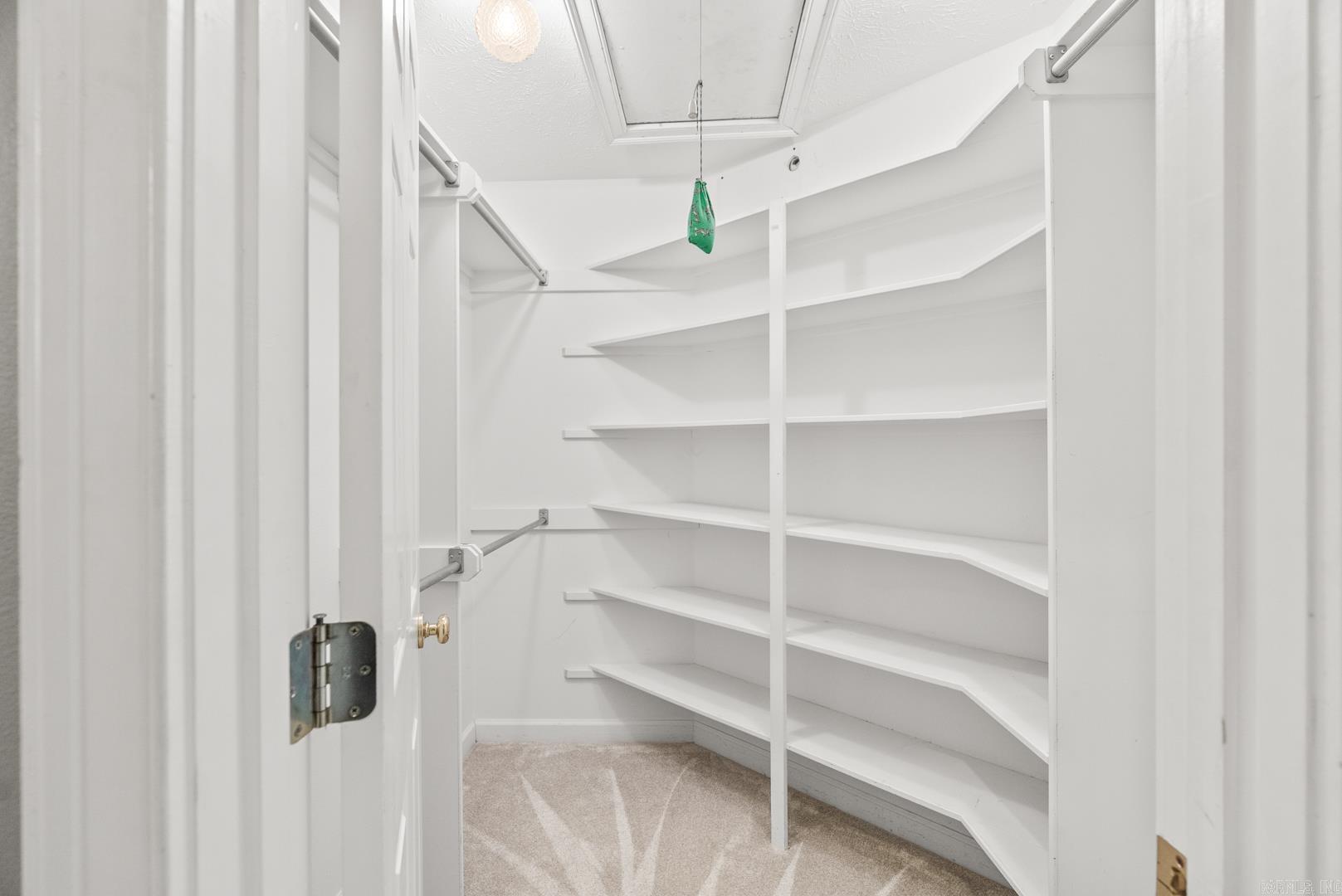 COUNTRY CLUB OF ARK THE - Residential