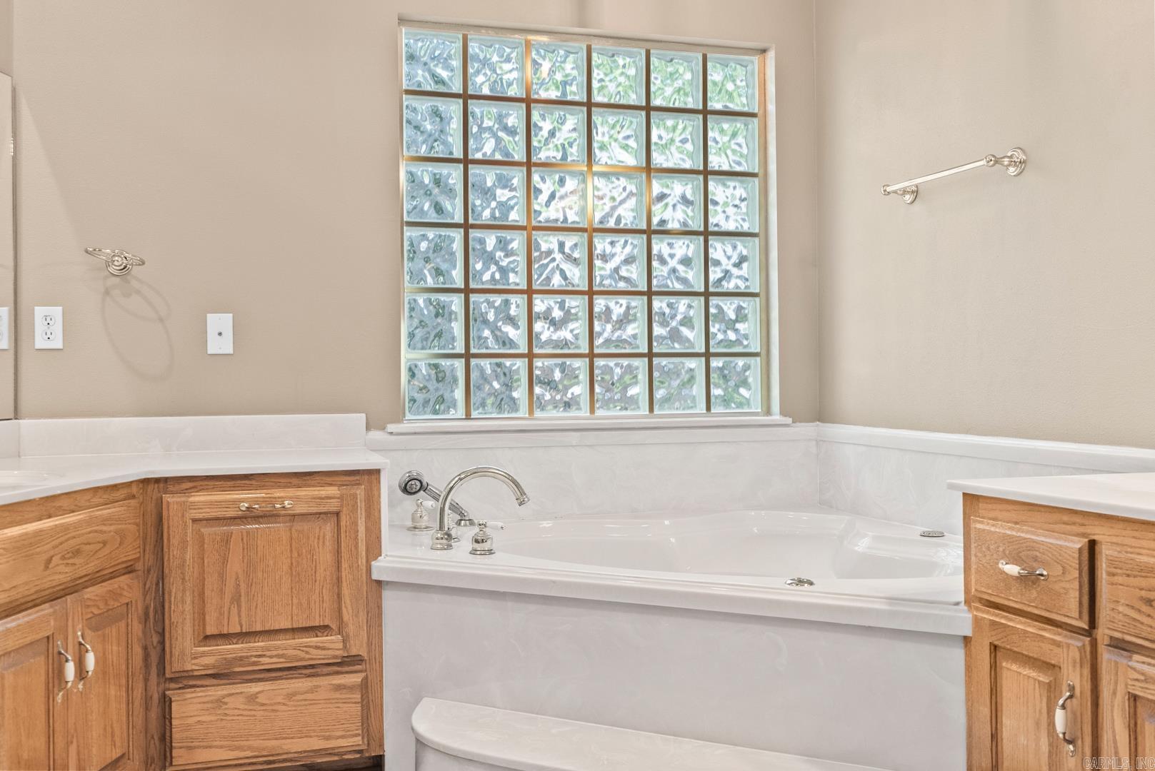 COUNTRY CLUB OF ARK THE - Residential