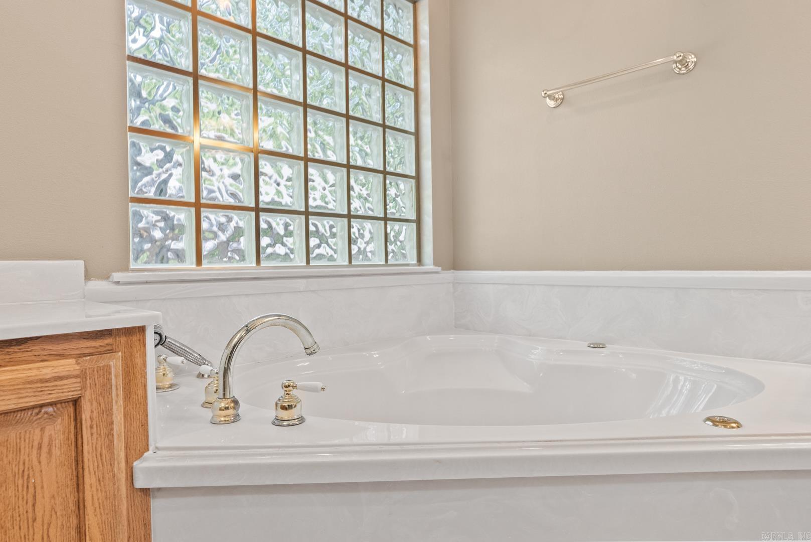 COUNTRY CLUB OF ARK THE - Residential