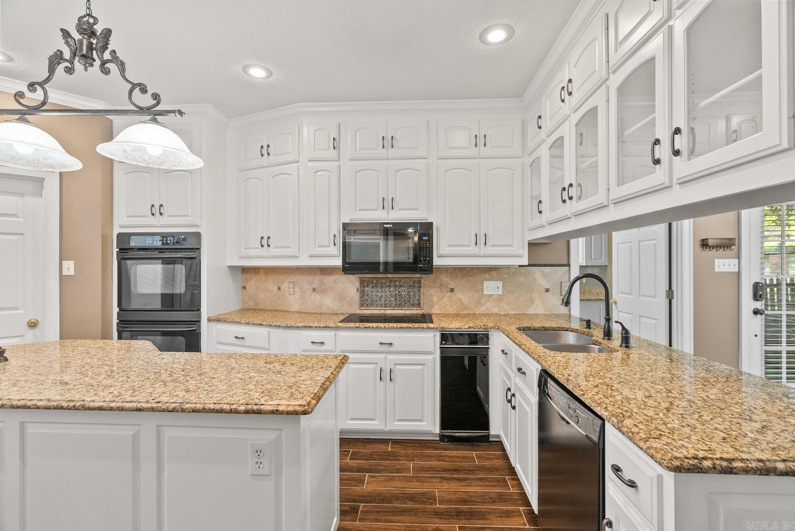 COUNTRY CLUB OF ARK THE - Residential