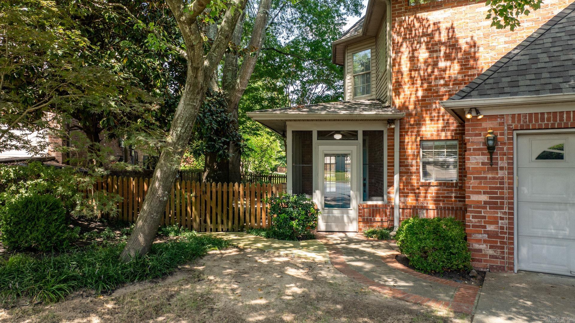 COUNTRY CLUB OF ARK THE - Residential