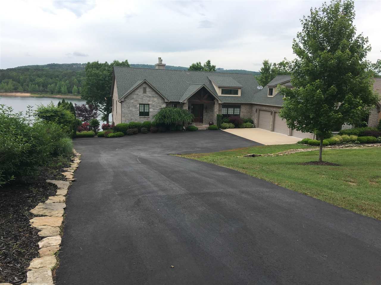 SKYPOINT ESTATES - Residential