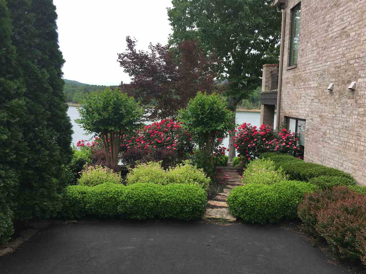 SKYPOINT ESTATES - Residential