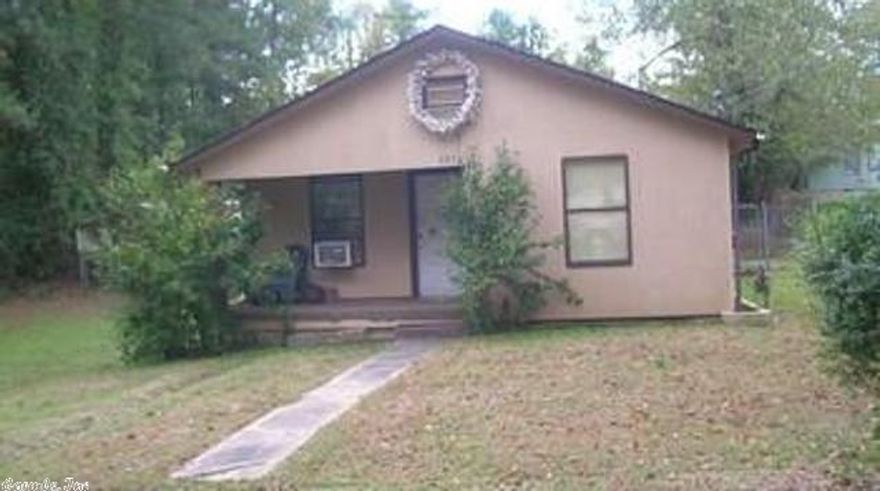 Neat little cottage - has been refurbished - new tile floors, vanity, etc. SHOW SHOW SHOW - SELL - LARGE LOT