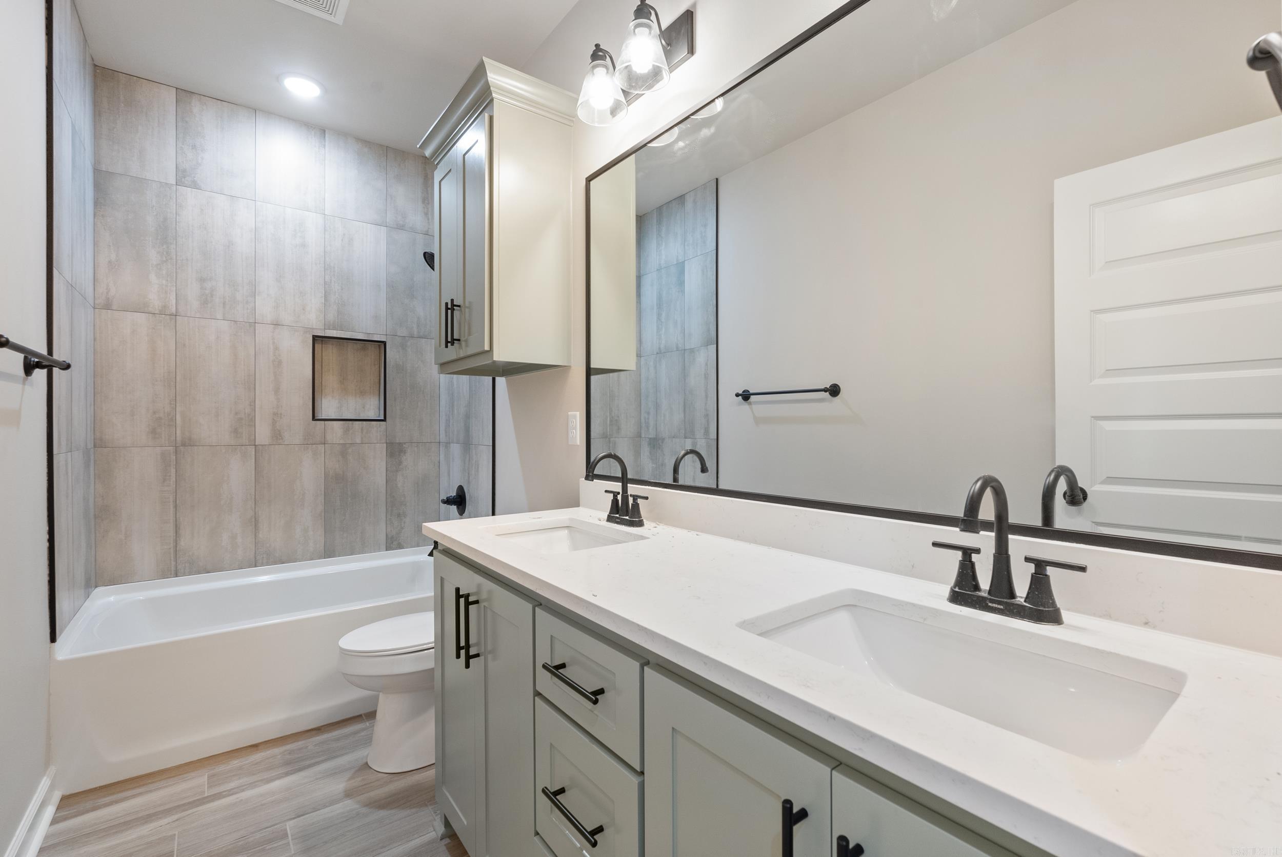 MOUNT TABOR ESTATES - Residential