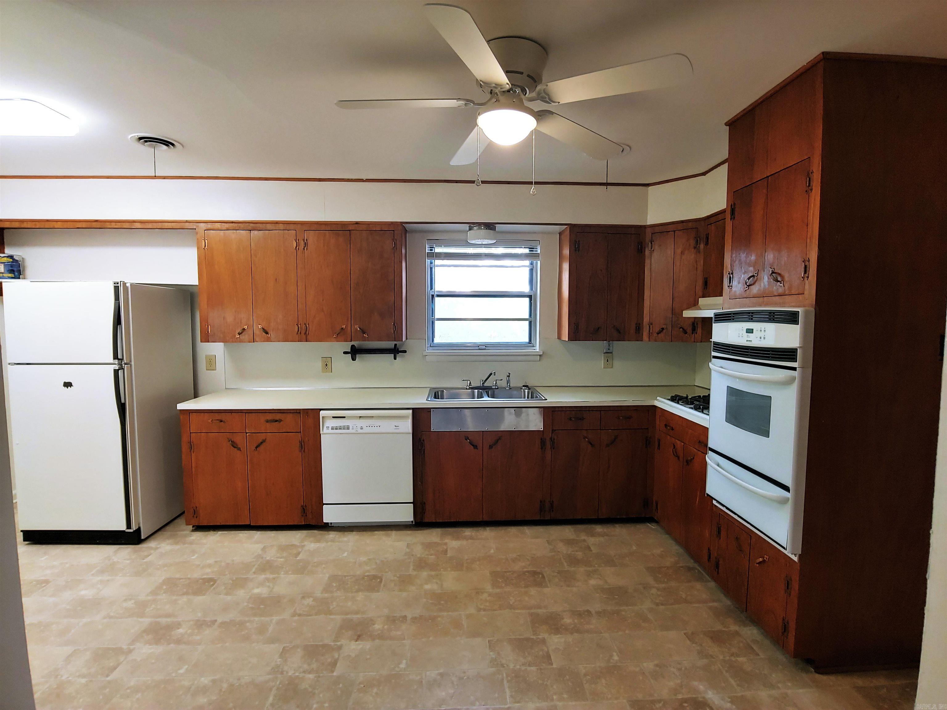 Schoolwood - Residential Lease