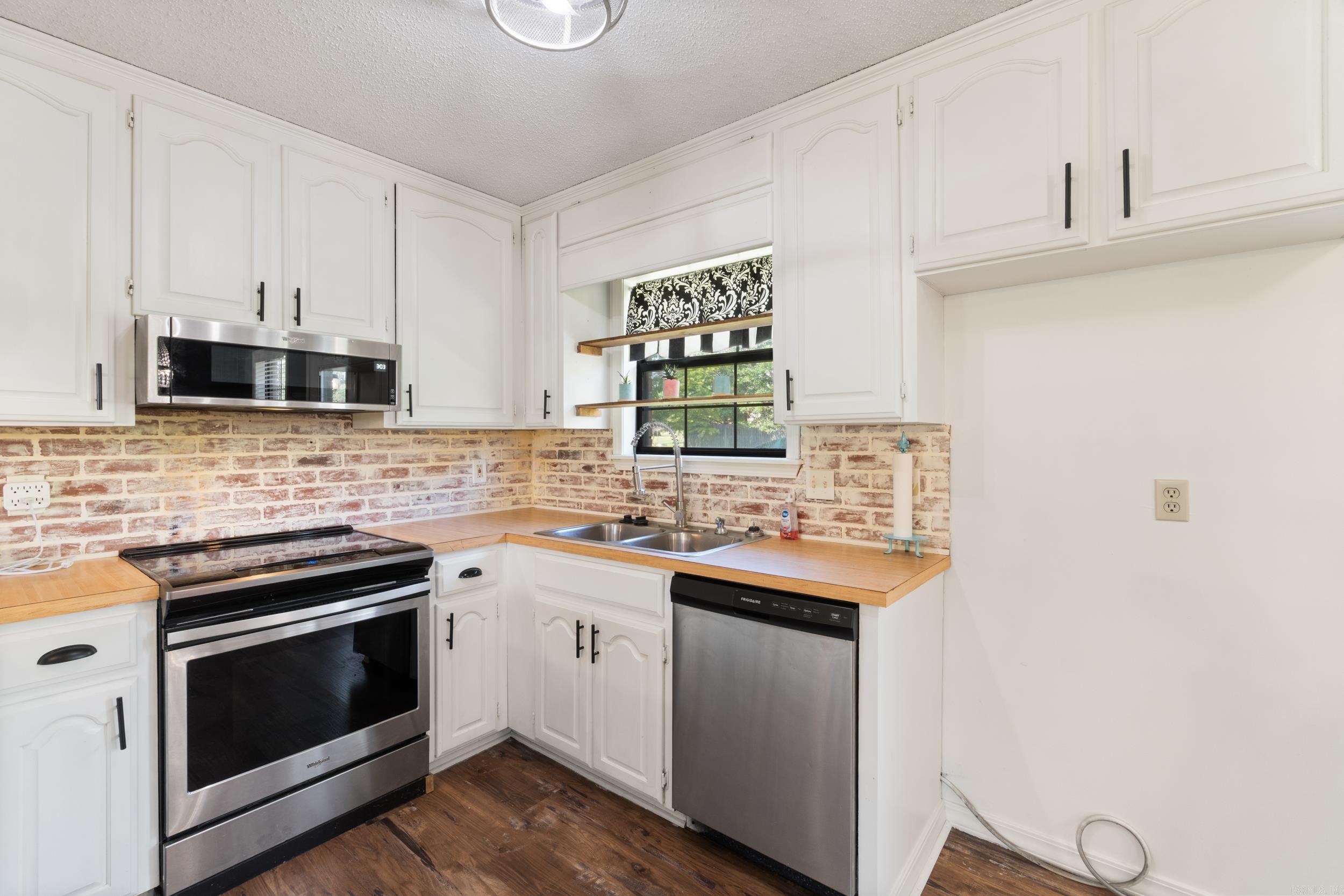 Bushland Acres - Residential