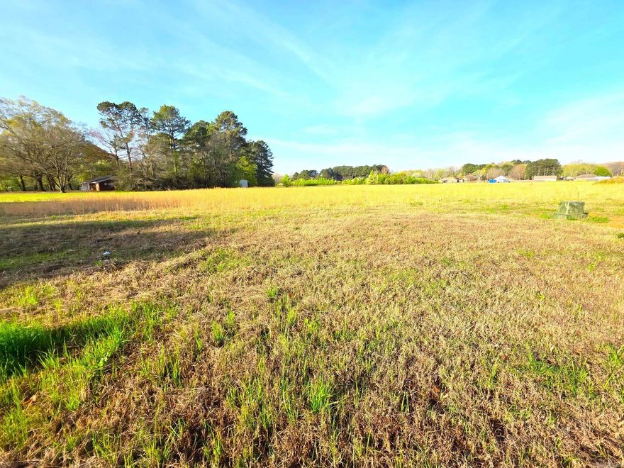 Need a place to build your dream home?? So close to the city but feels like the country.  Great community of Higginson has a small town feel but only minutes to Searcy and interstate.  Property is level and cleared.  Utilities are available at the road. Estimated taxes have not been reported yet.