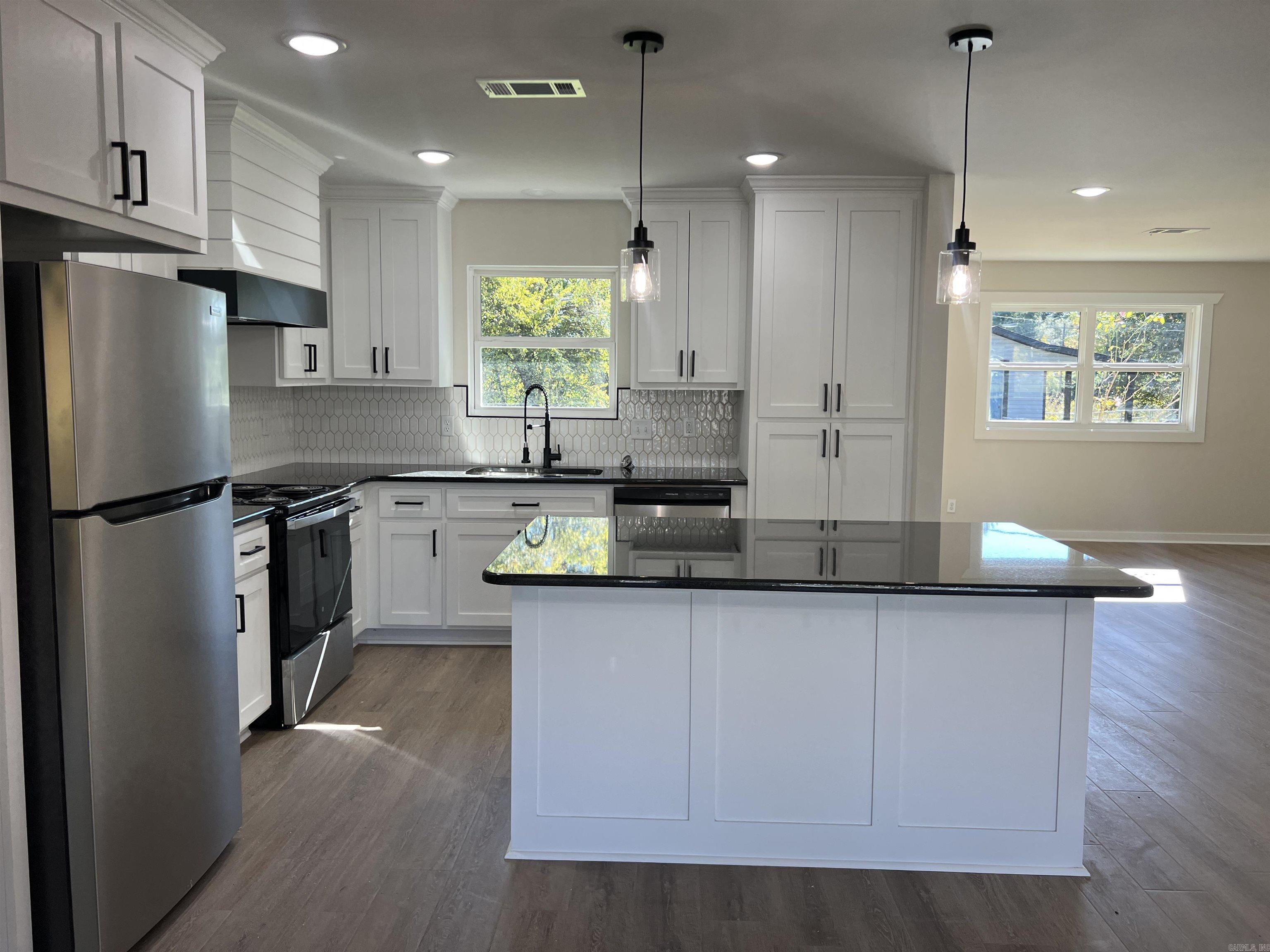 JAMESTOWN SOUTH - Residential