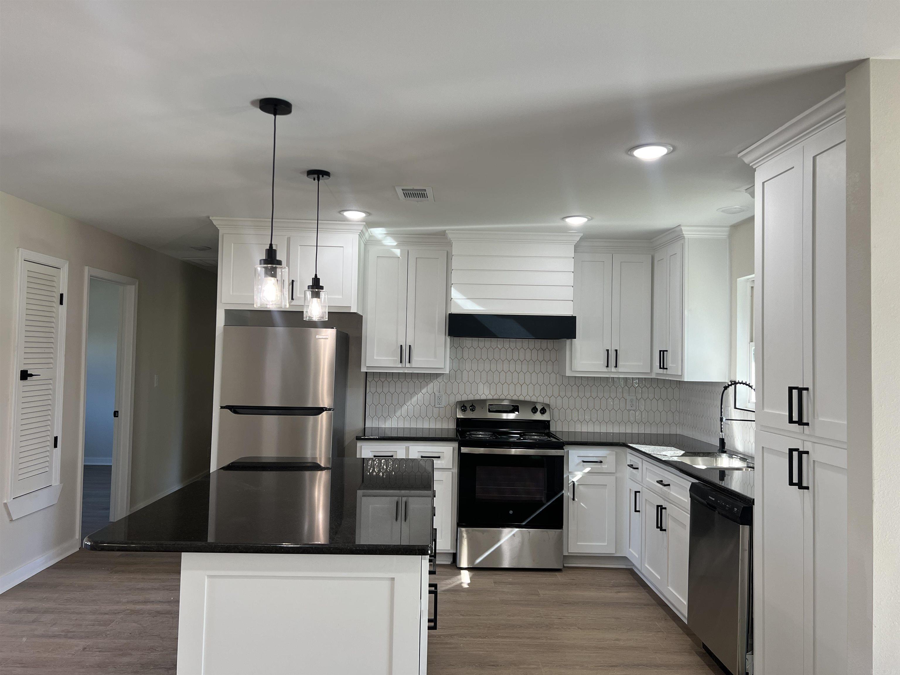 JAMESTOWN SOUTH - Residential